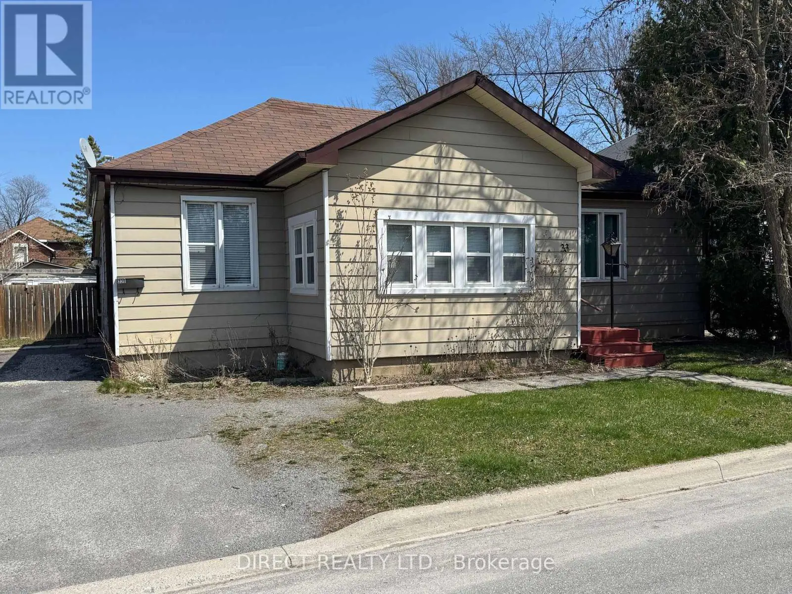 33 Sinclair Street, Belleville, Ontario  K8P 3S5 - Photo 2 - X12104601