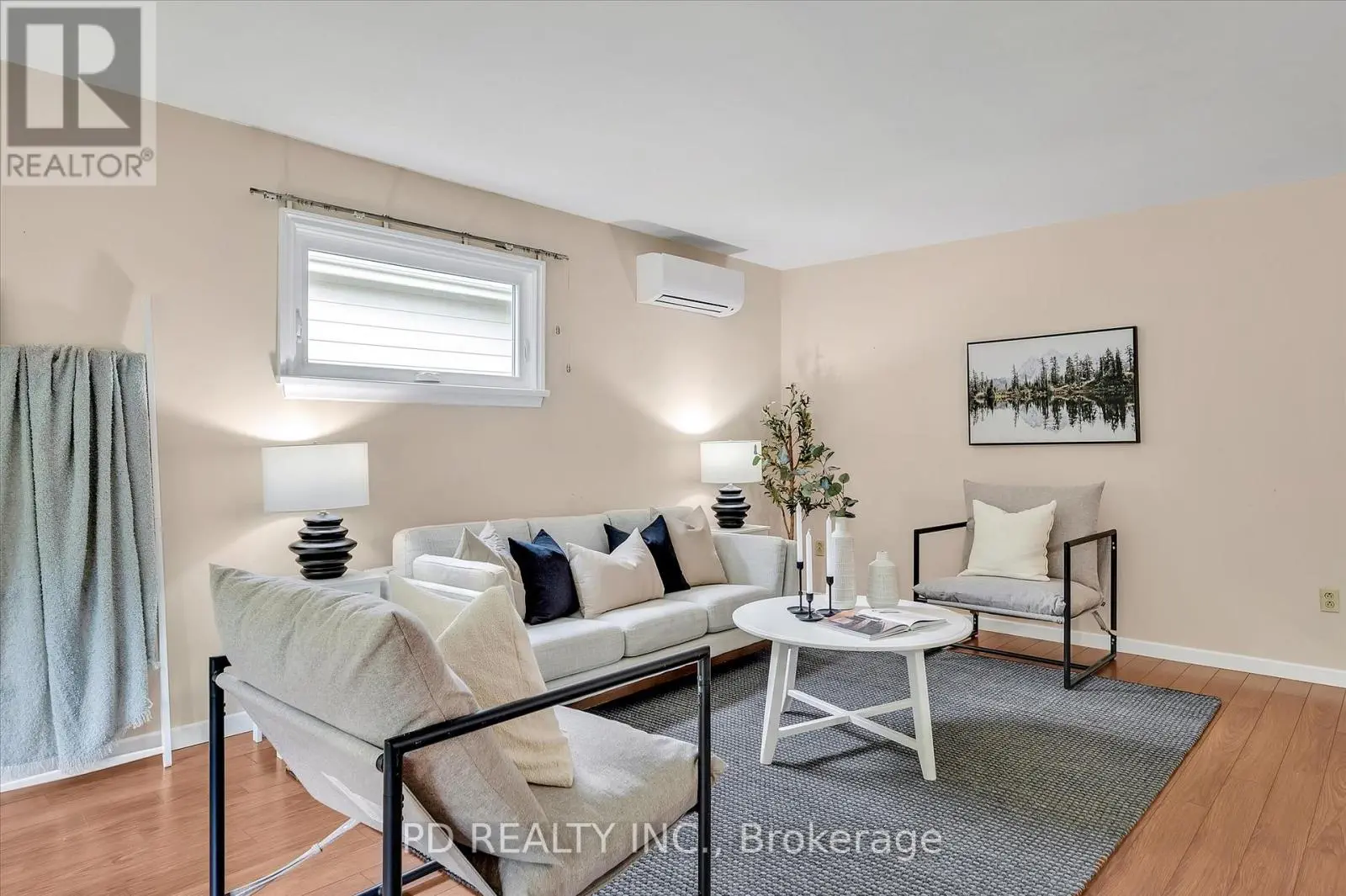 28 Bond Street E, Kawartha Lakes, Ontario  K0M 1N0 - Photo 2 - X12104827