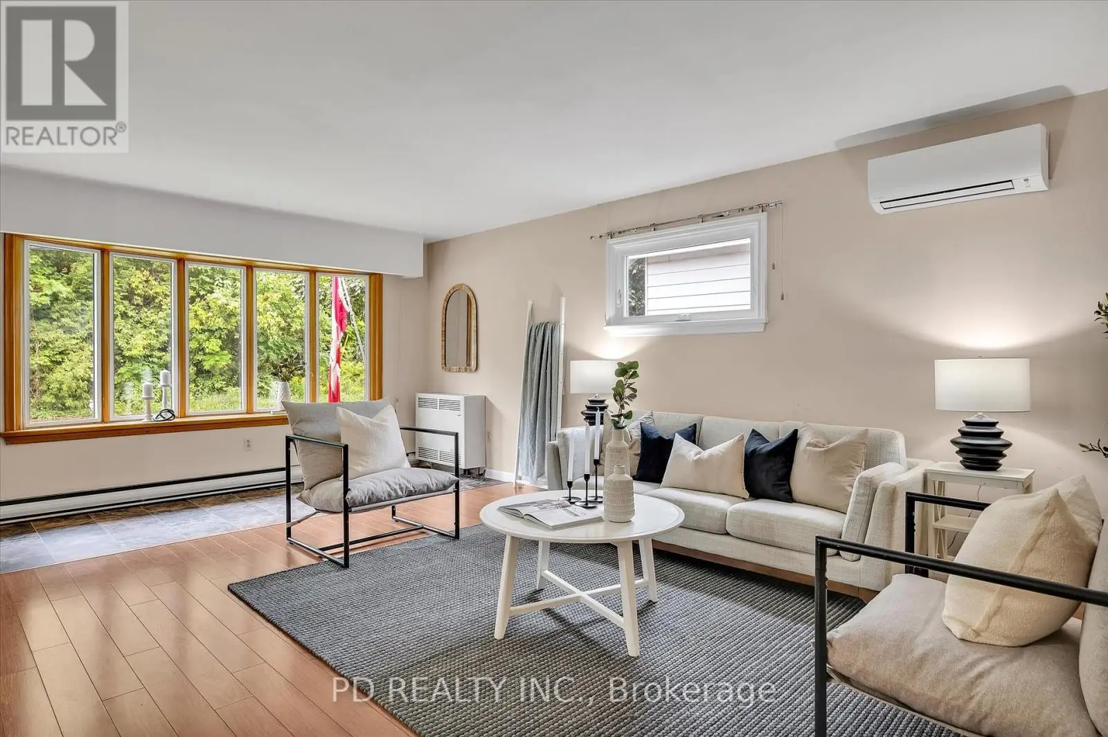 28 Bond Street E, Kawartha Lakes, Ontario  K0M 1N0 - Photo 3 - X12104827