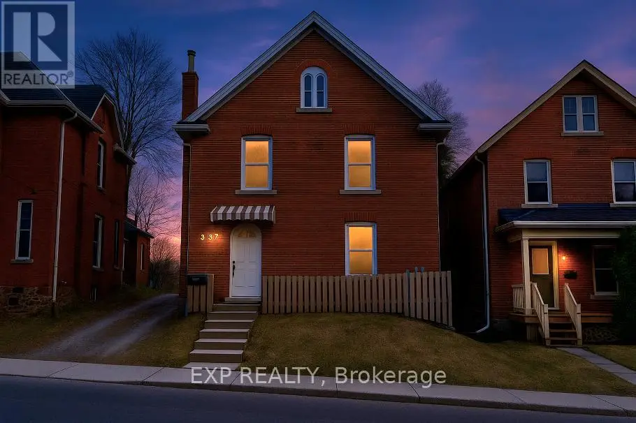 337 London Street, Peterborough Central, Ontario  K9H 2Z6 - Photo 1 - X12104893