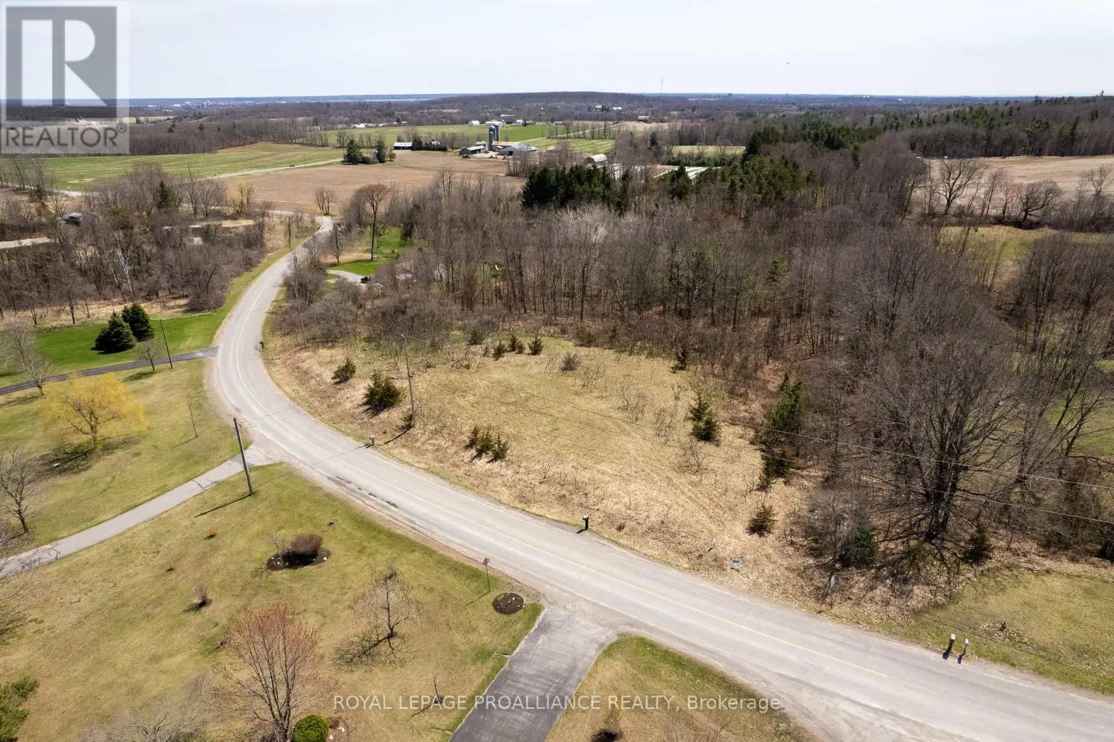517 Downs Road, Quinte West, Ontario  K8V 5P6 - Photo 2 - X12083410