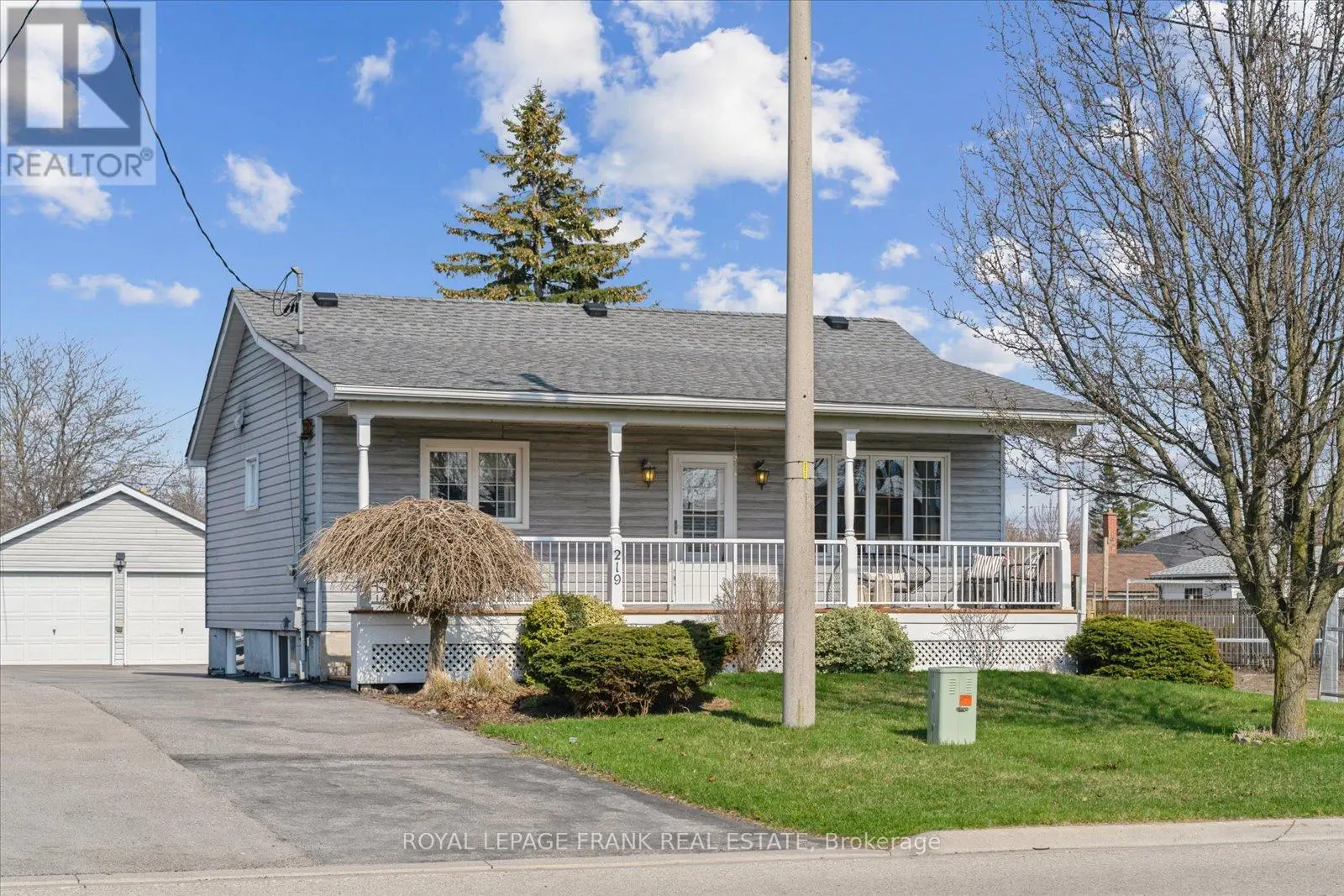 219 Grenfell Street, Oshawa, Ontario  L1J 4W3 - Photo 2 - E12104939