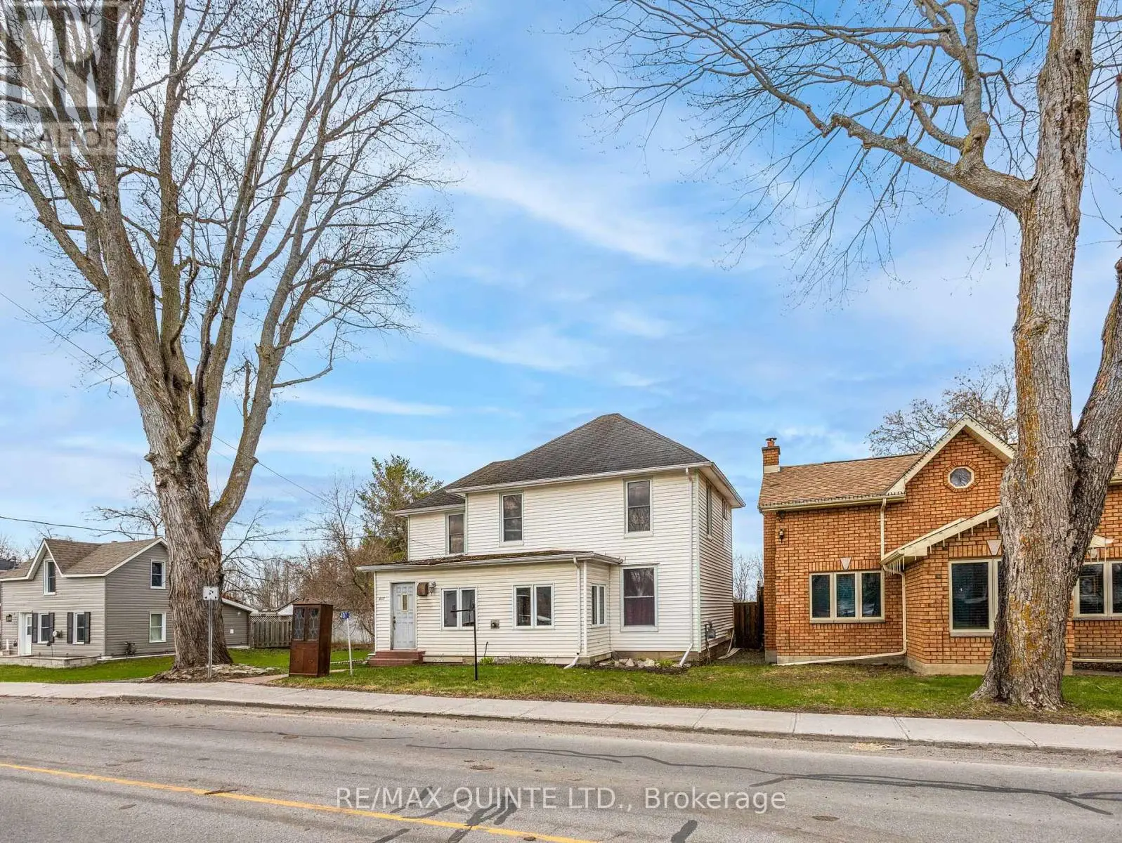 407 Ashley Street, Belleville, Ontario  K0K 2B0 - Photo 2 - X12105036