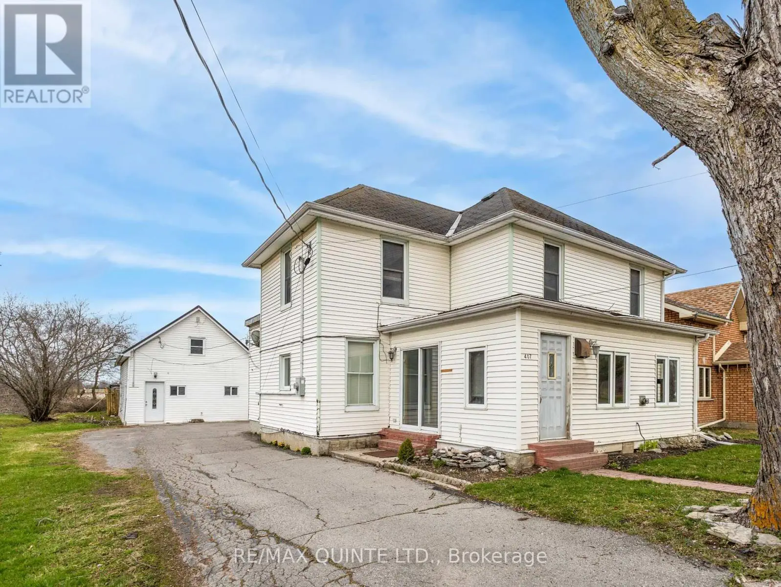 407 Ashley Street, Belleville, Ontario  K0K 2B0 - Photo 3 - X12105036