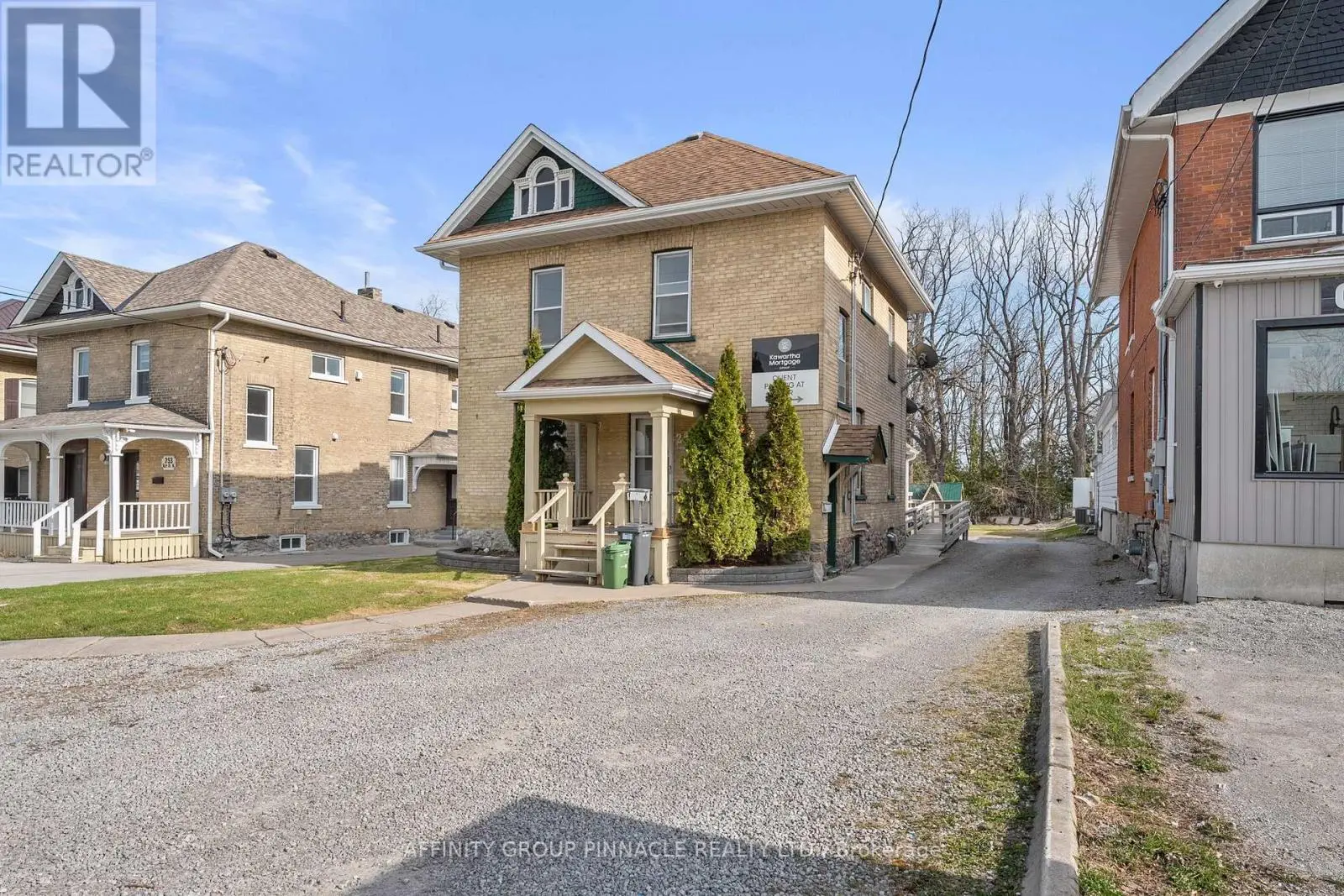 255 Kent Street W, Kawartha Lakes, Ontario  K9V 2Z4 - Photo 1 - X12105192
