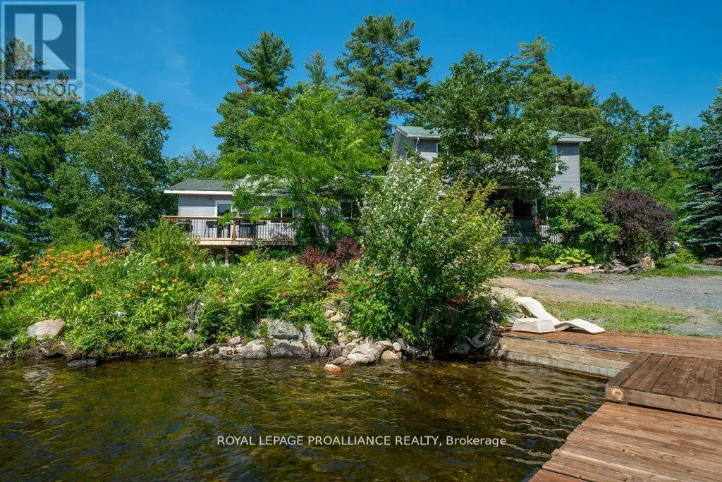 2475 Alf's Bay Lane, Central Frontenac, Ontario  K0H 1B0 - Photo 2 - X12105684