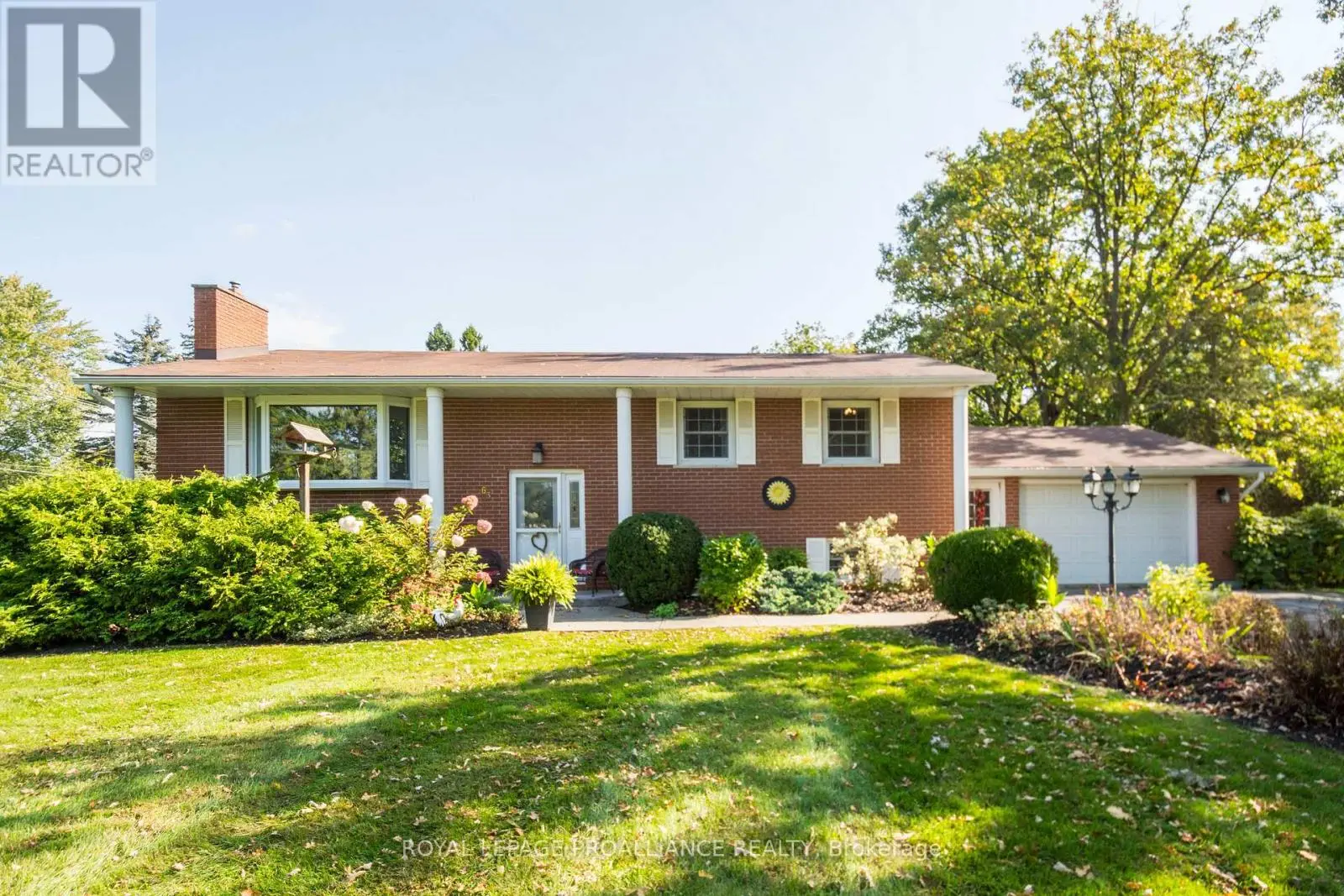 63 Fairlawn Road, Quinte West, Ontario  K8V 5P4 - Photo 1 - X12106171