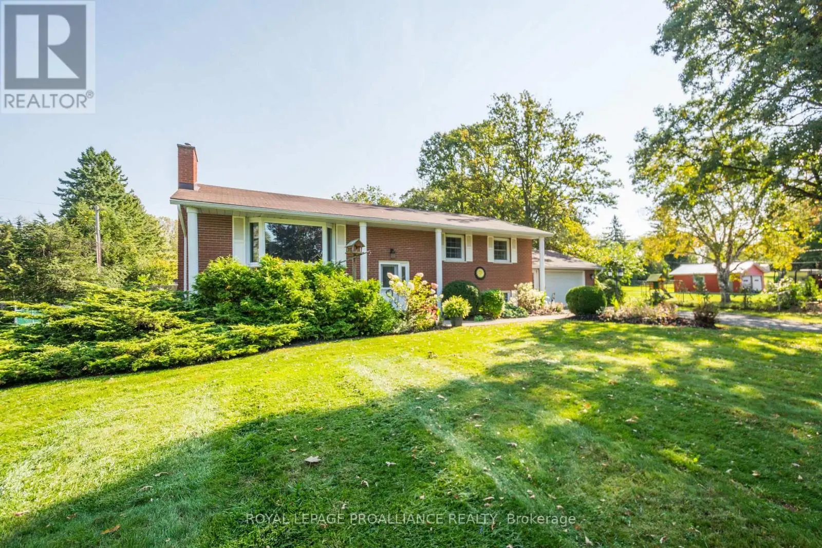 63 Fairlawn Road, Quinte West, Ontario  K8V 5P4 - Photo 3 - X12106171