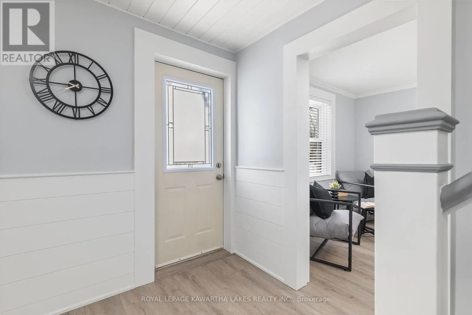 18 Bond Street W, Kawartha Lakes, Ontario  K9V 3P6 - Photo 2 - X12026274