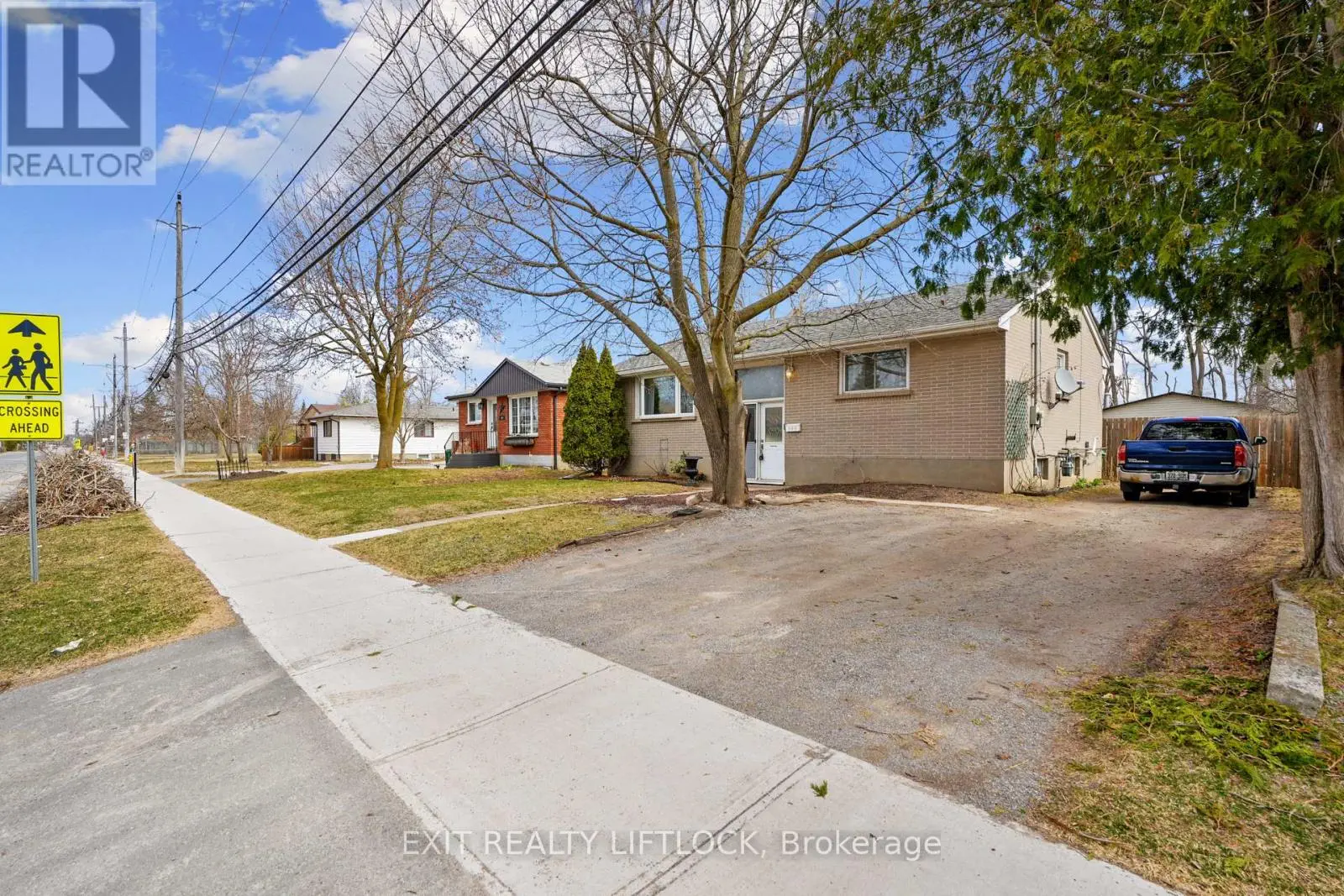 526 Erskine Avenue, Peterborough South, Ontario  K9J 5T4 - Photo 2 - X12083087