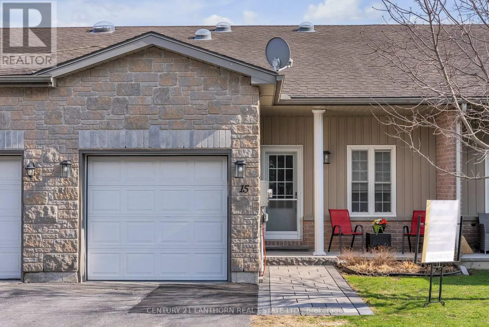 15 - 1 Rosemary Court, Prince Edward County, Ontario  K0K 2T0 - Photo 2 - X12107950
