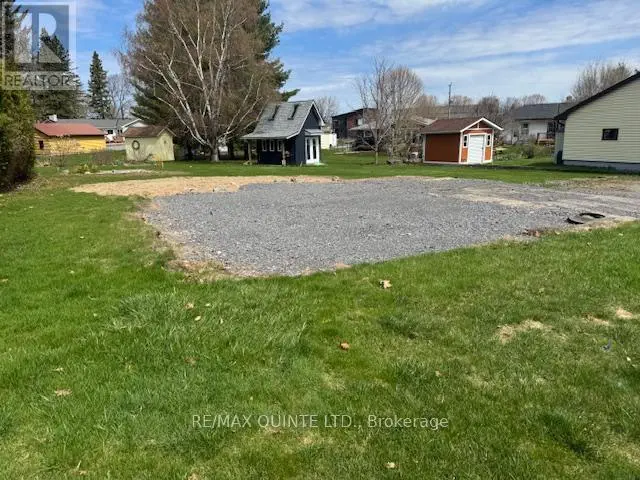 8 Rogers Street, Prince Edward County, Ontario  K0K 2T0 - Photo 3 - X12108524