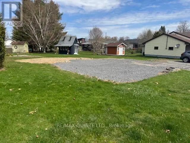 8 Rogers Street, Prince Edward County, Ontario  K0K 2T0 - Photo 1 - X12108524