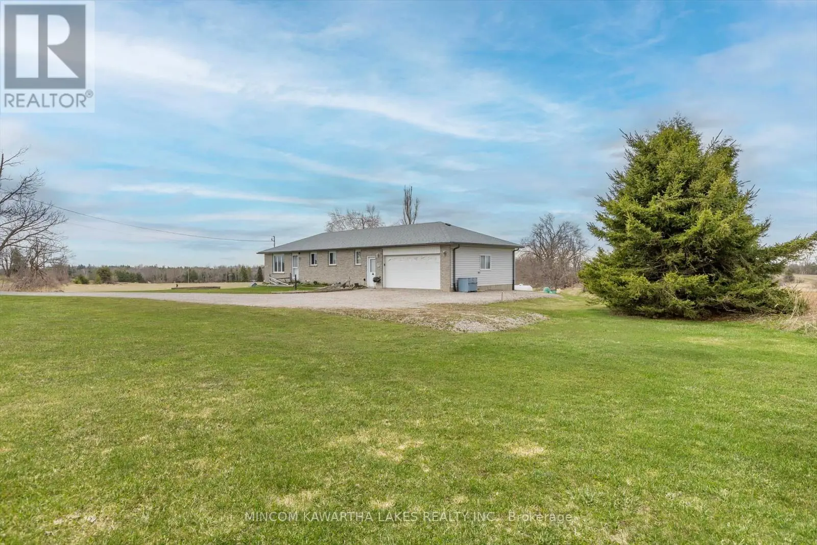 1974 Selwyn Road, Smith-Ennismore-Lakefield, Ontario  K0L 2H0 - Photo 2 - X12108635