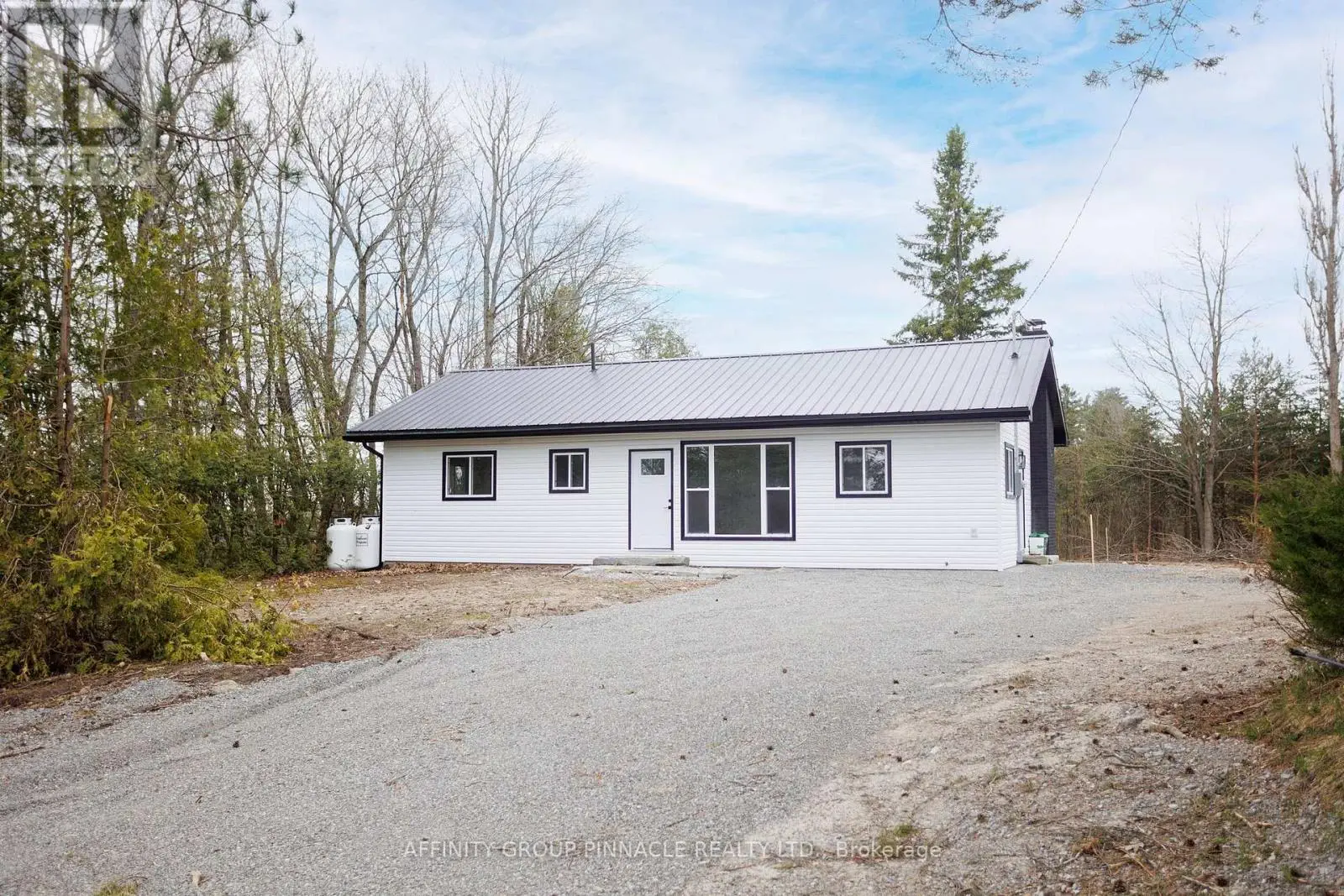 100 Reid Street, Kawartha Lakes, Ontario  K0M 1A0 - Photo 1 - X12108686