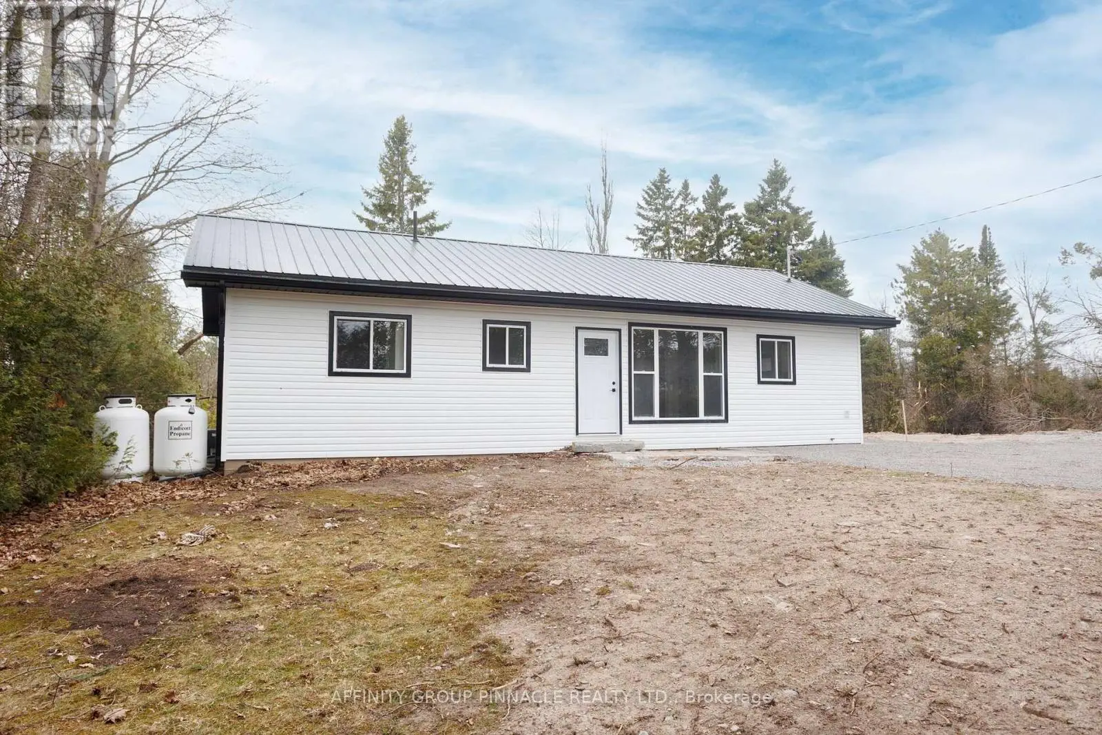 100 Reid Street, Kawartha Lakes, Ontario  K0M 1A0 - Photo 3 - X12108686