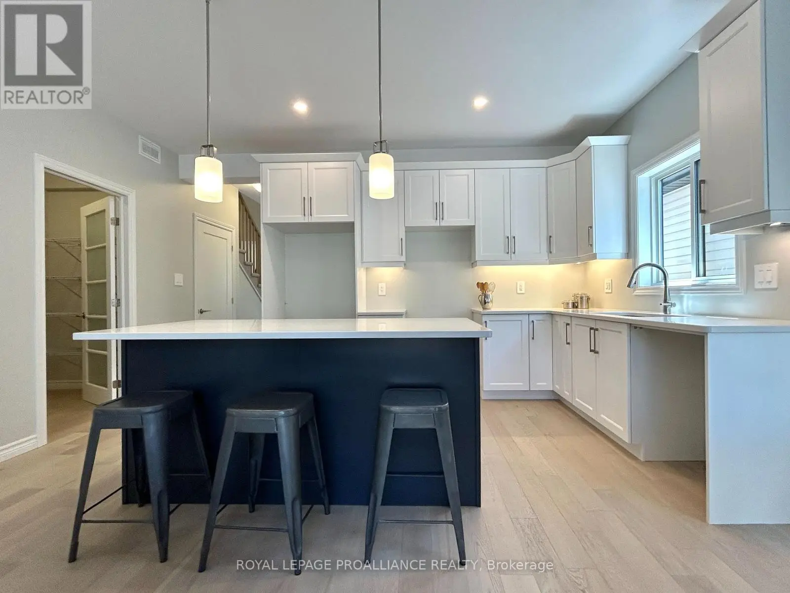 79 Athabaska Drive, Belleville, Ontario  K8N 0T1 - Photo 3 - X12096434