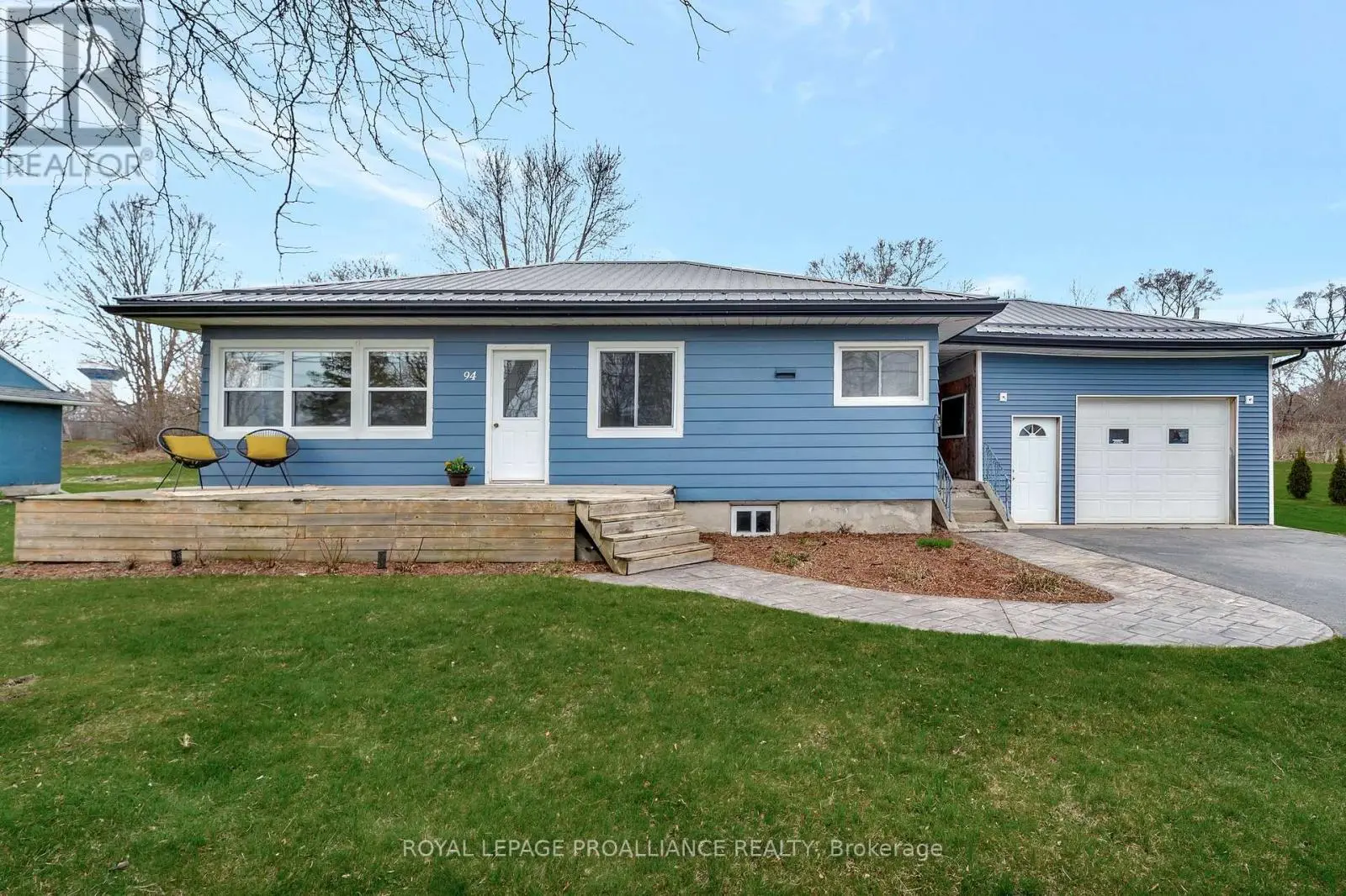 94 Main Street, Prince Edward County, Ontario  K0K 3L0 - Photo 1 - X12109931
