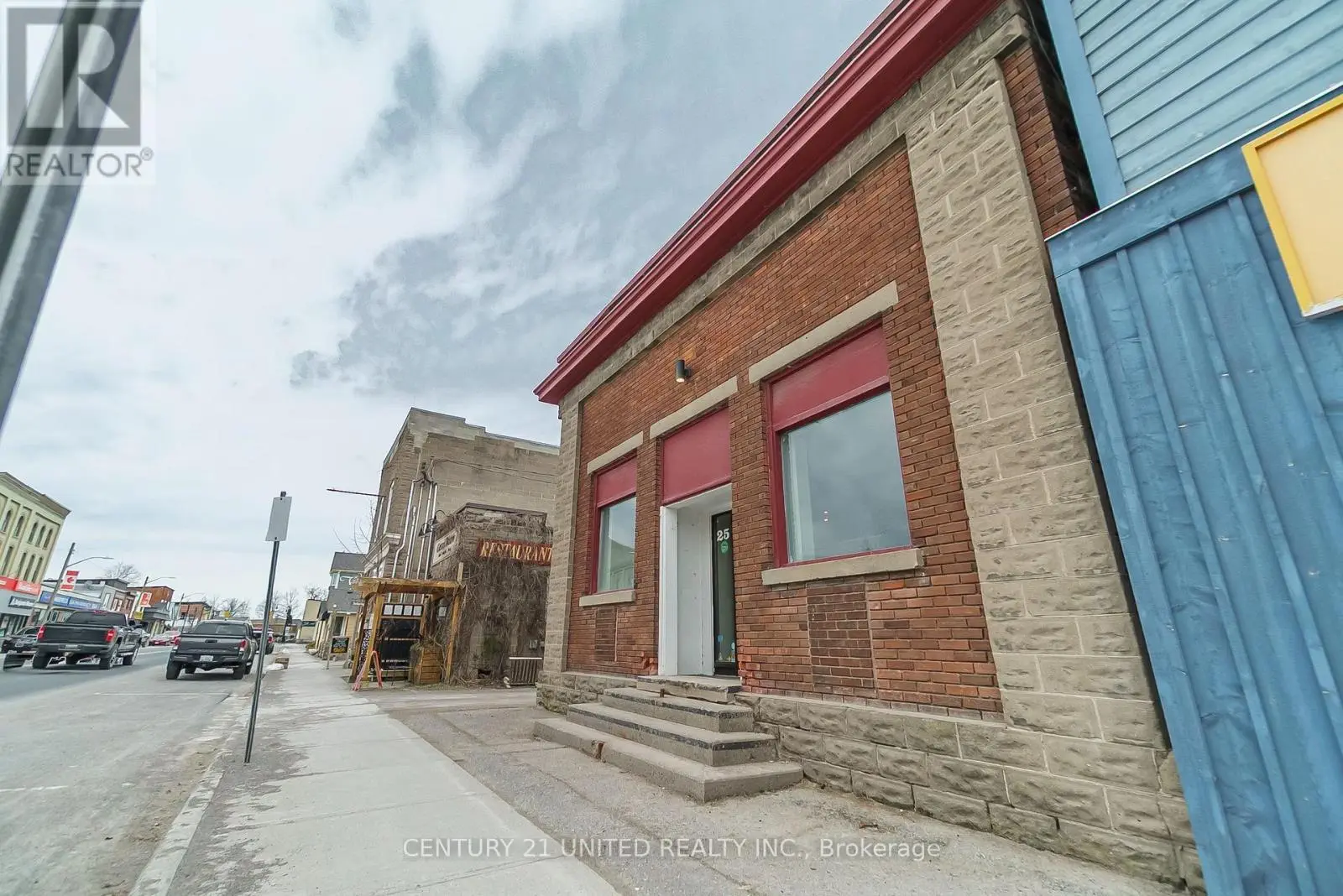 25 Queen Street, Selwyn, Ontario  K0L 2H0 - Photo 2 - X12109970