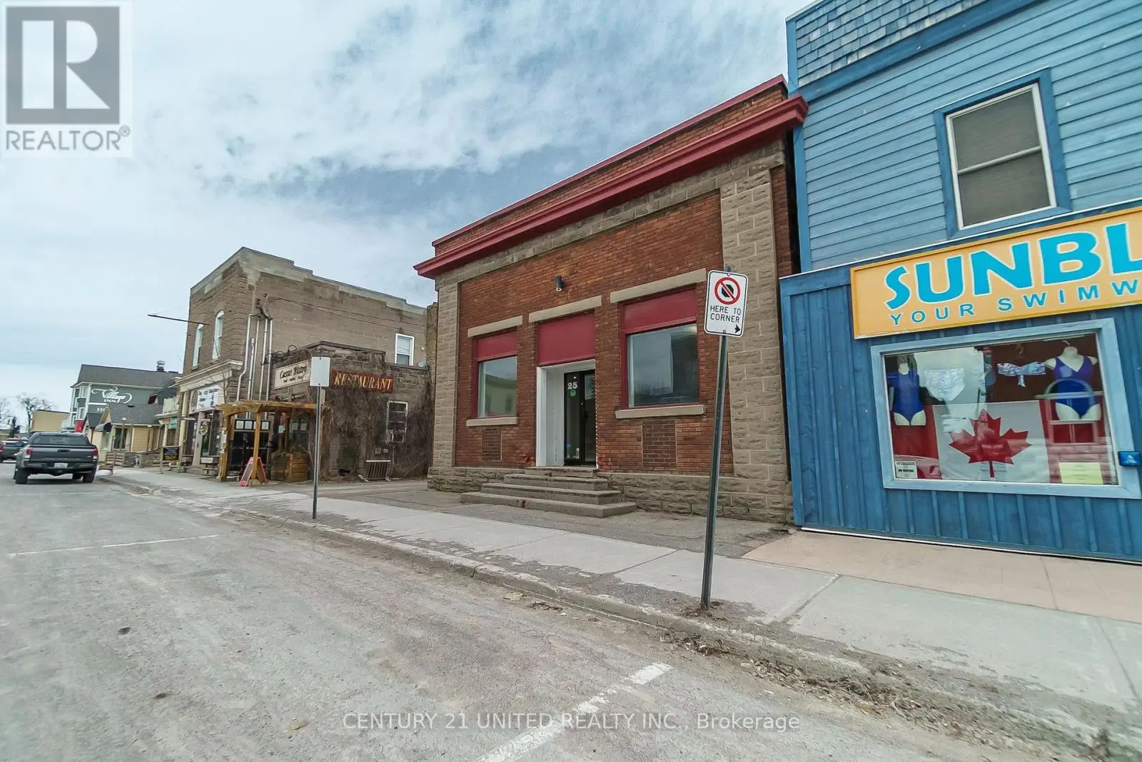 25 Queen Street, Selwyn, Ontario  K0L 2H0 - Photo 3 - X12109970