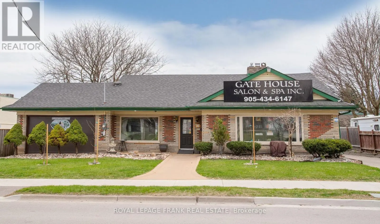 21 Beatrice Street W, Oshawa, Ontario  L1G 3M6 - Photo 2 - E12110082