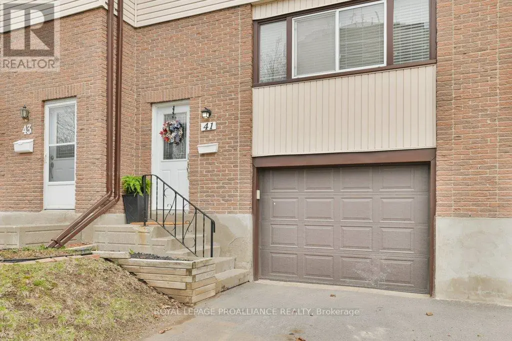 41 O'hare Street, Belleville, Ontario  K8P 4R9 - Photo 2 - X12107770