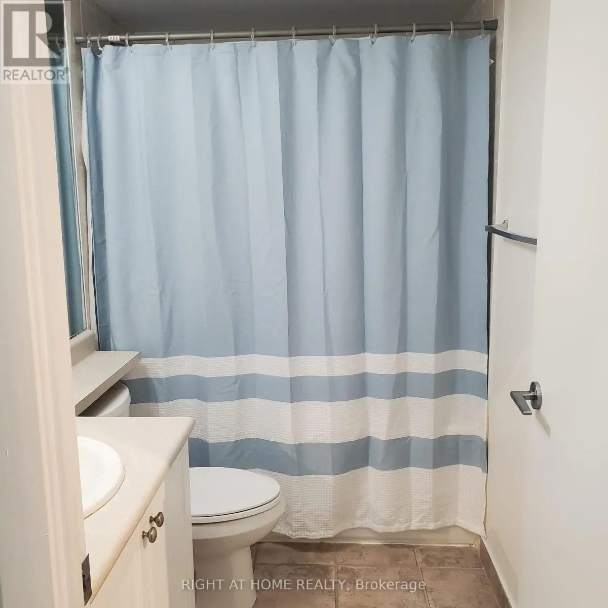 115 - 231 Fort York Boulevard, Toronto, Ontario  M5V 1B2 - Photo 1 - C12068070