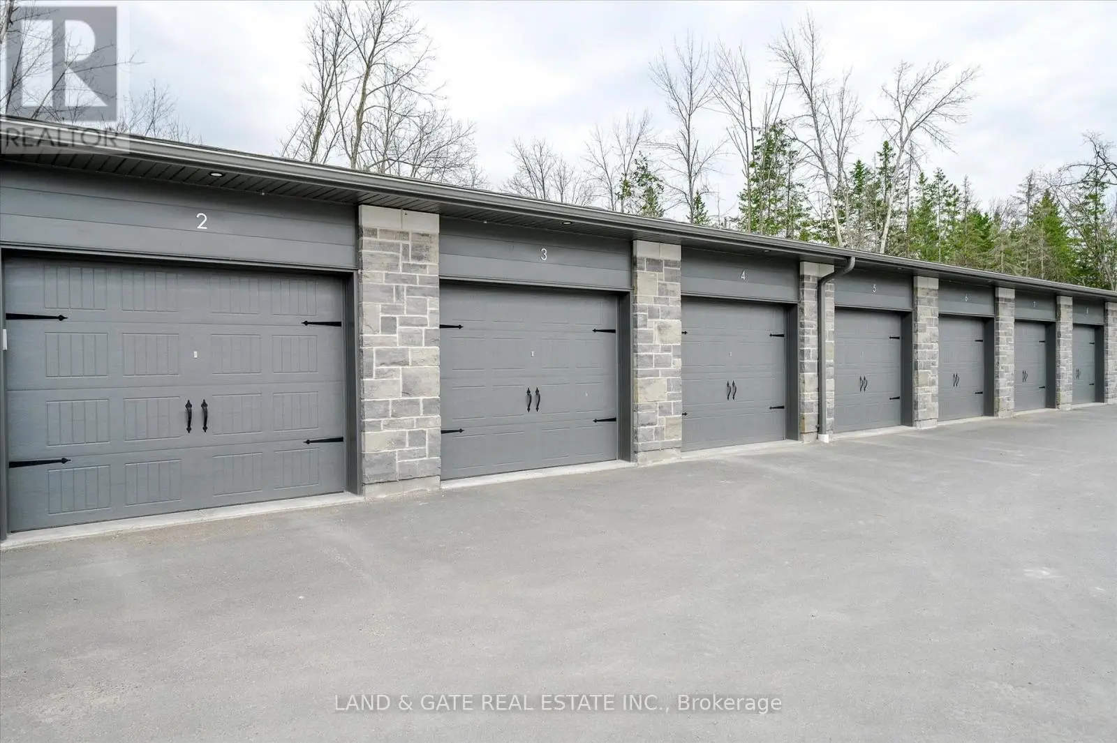 Garage #3 - 19 Hampton Lane, Selwyn, Ontario  K0L 2B0 - Photo 2 - X12111937