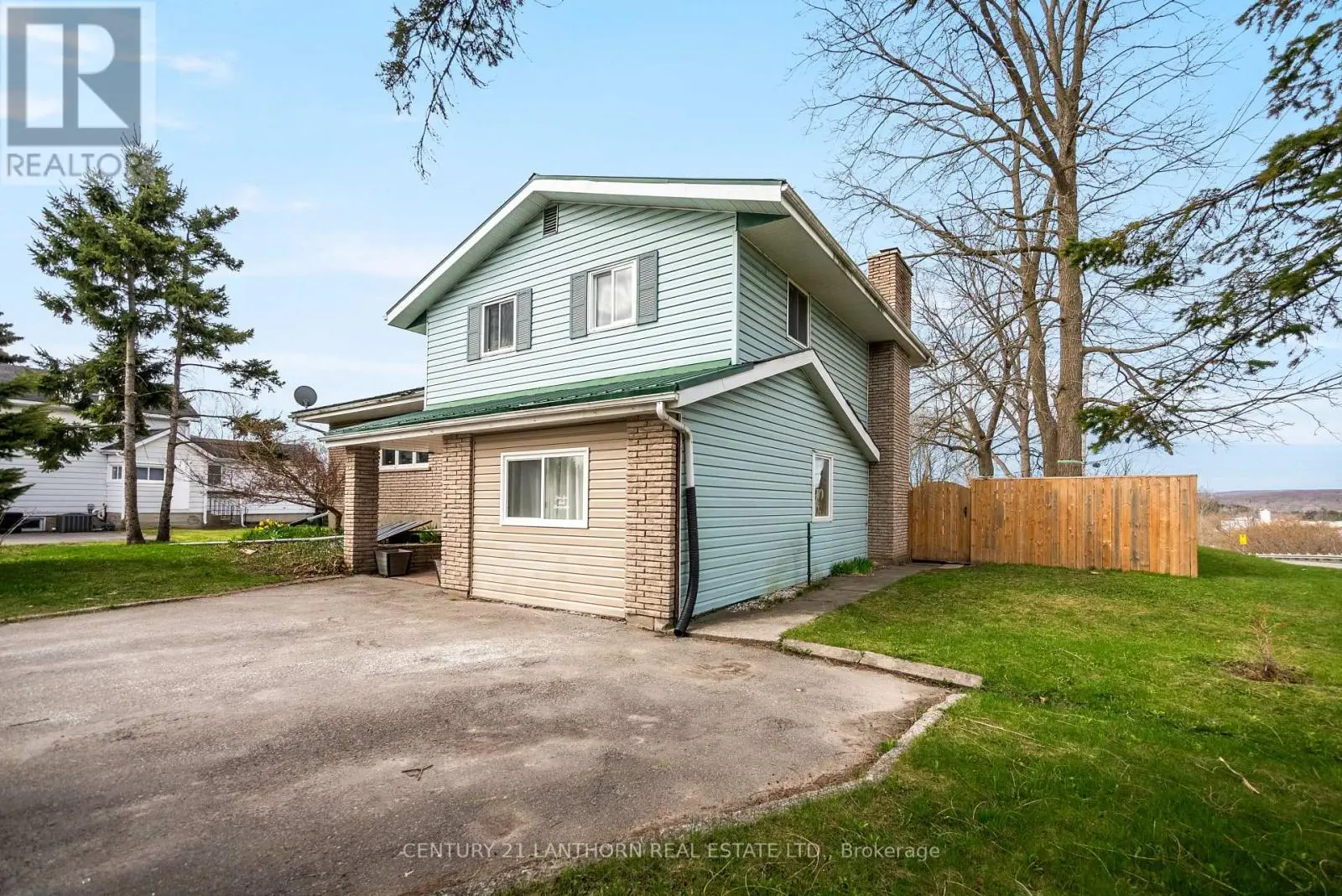 236 Reid Street, Quinte West, Ontario  K8V 5W3 - Photo 3 - X12111948