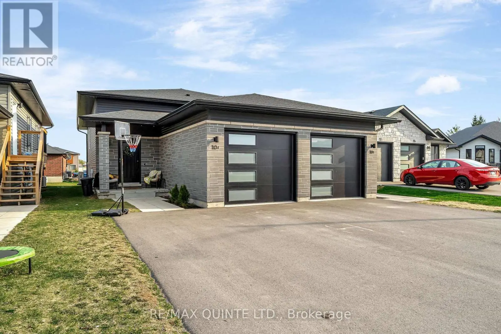 A & B - 10 Lehtinen Crescent, Belleville, Ontario  K8P 0H4 - Photo 2 - X12112288