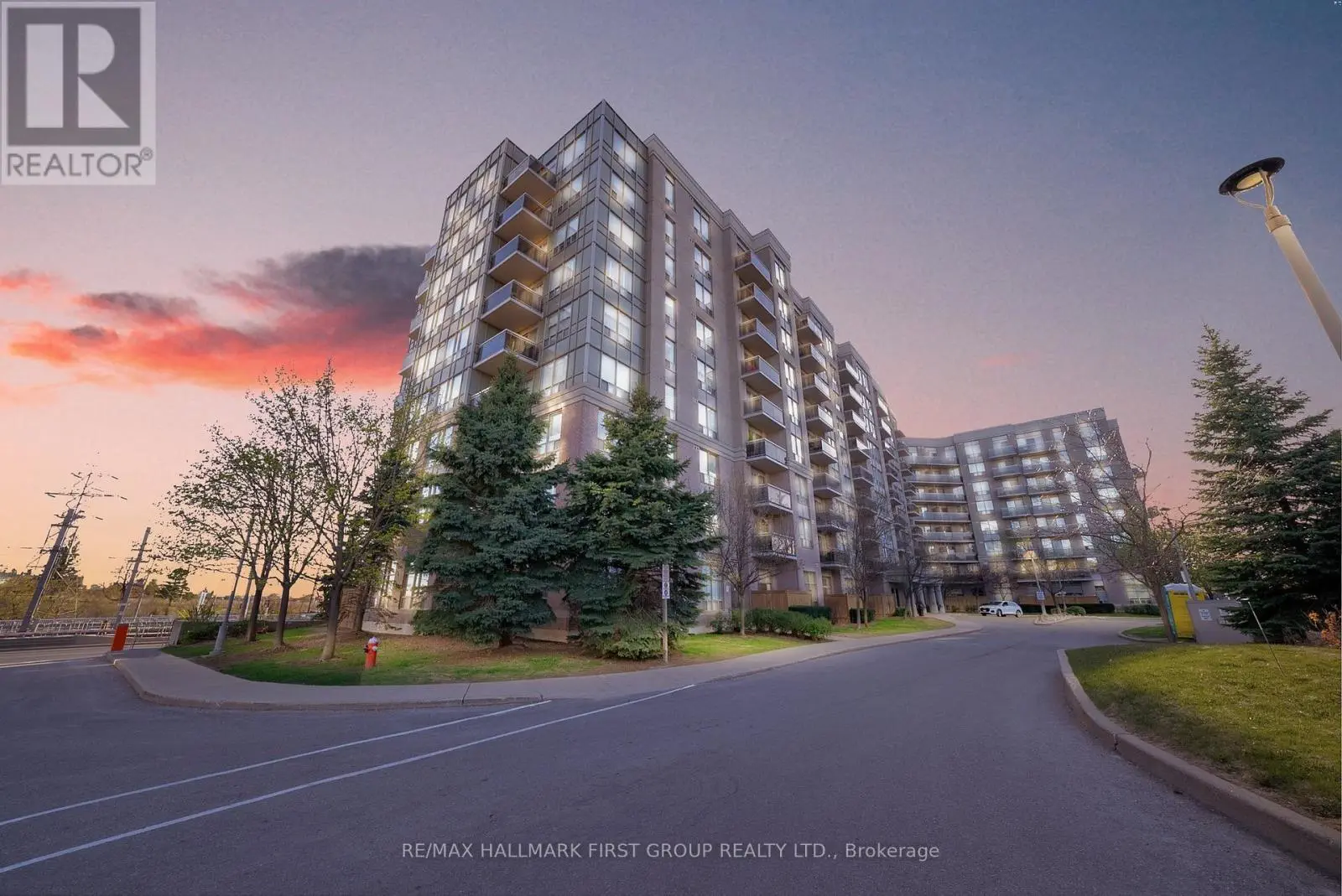 #515 - 1720 Eglinton Avenue E, Toronto, Ontario  M4A 2X8 - Photo 1 - C12112481