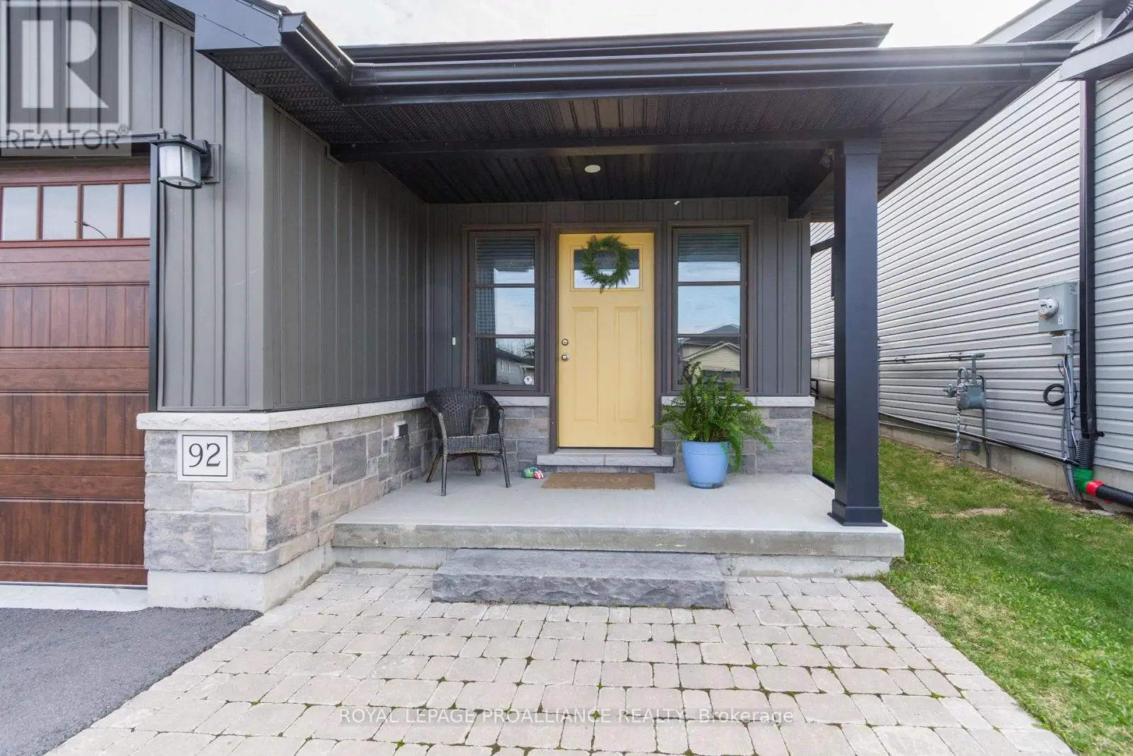 92 Meagan Lane, Quinte West, Ontario  K0K 2C0 - Photo 2 - X12112766
