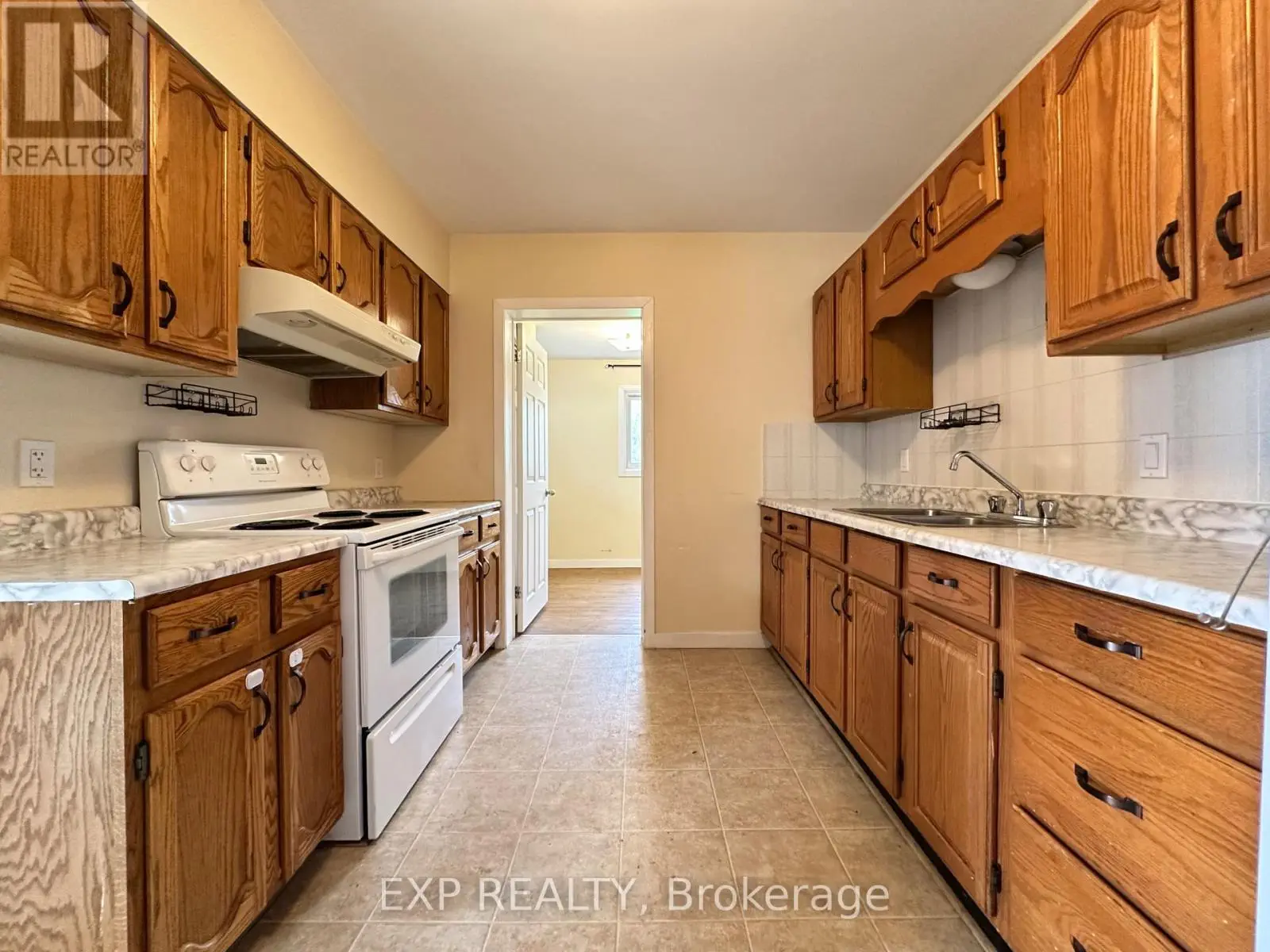 22a Charlotte Street, Belleville, Ontario  K8P 1E2 - Photo 3 - X12112946