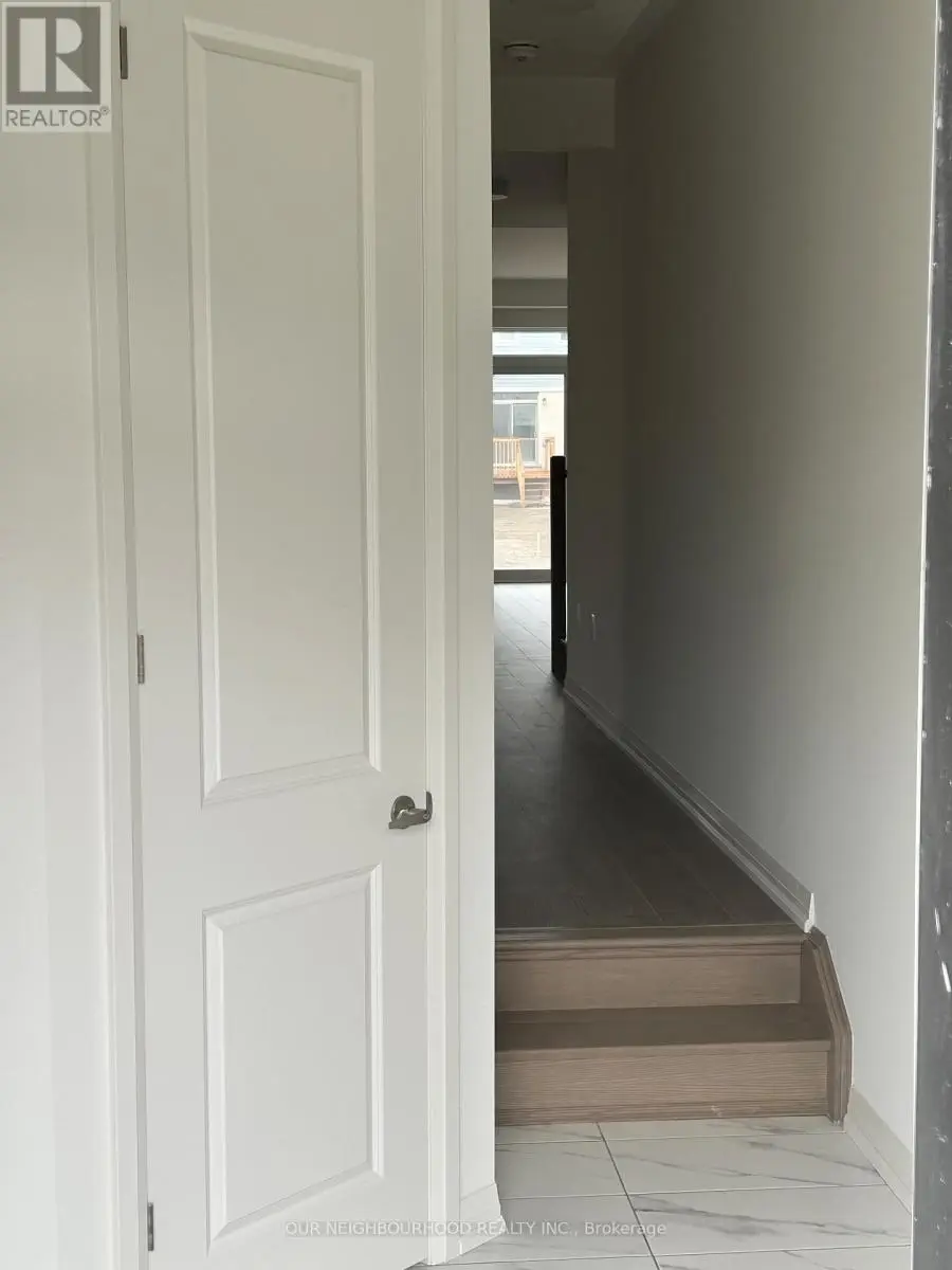 528 Worden Street, Cobourg, Ontario  K9A 4J5 - Photo 2 - X12113038