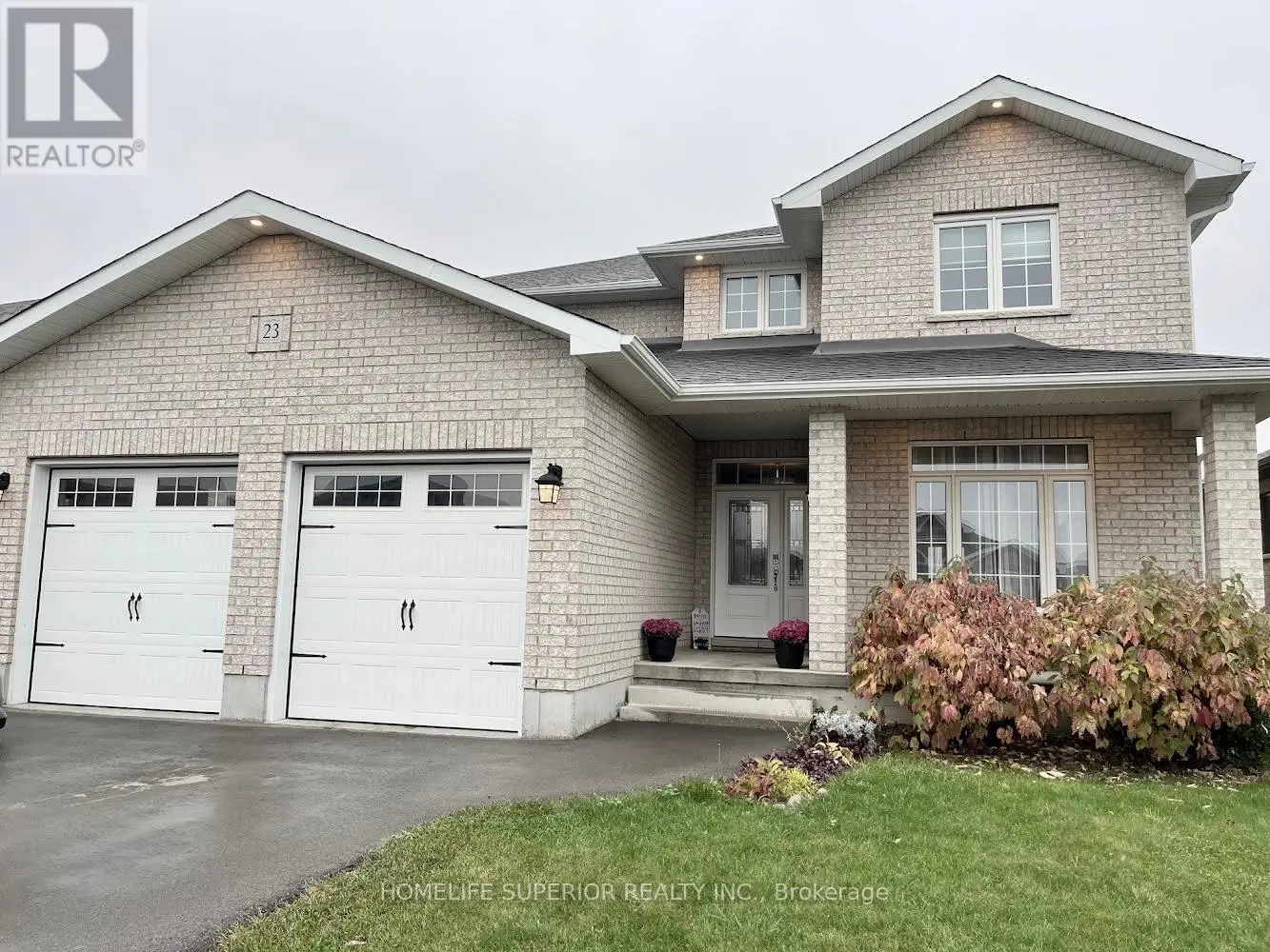 23 Crews Crescent, Quinte West, Ontario  K8V 0G4 - Photo 1 - X12113056