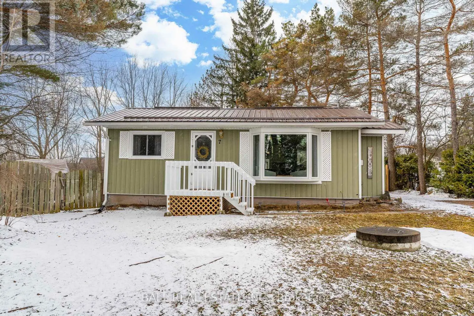 7 Hapley Circle, Kawartha Lakes, Ontario  K0M 1A0 - Photo 2 - X12113312