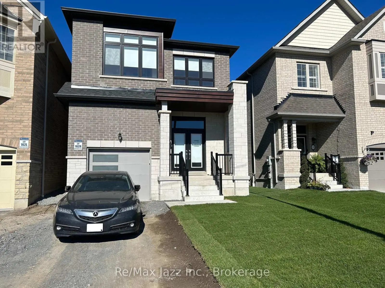 14 Mountainside Crescent, Whitby, Ontario  L1R 0H6 - Photo 1 - E12113767