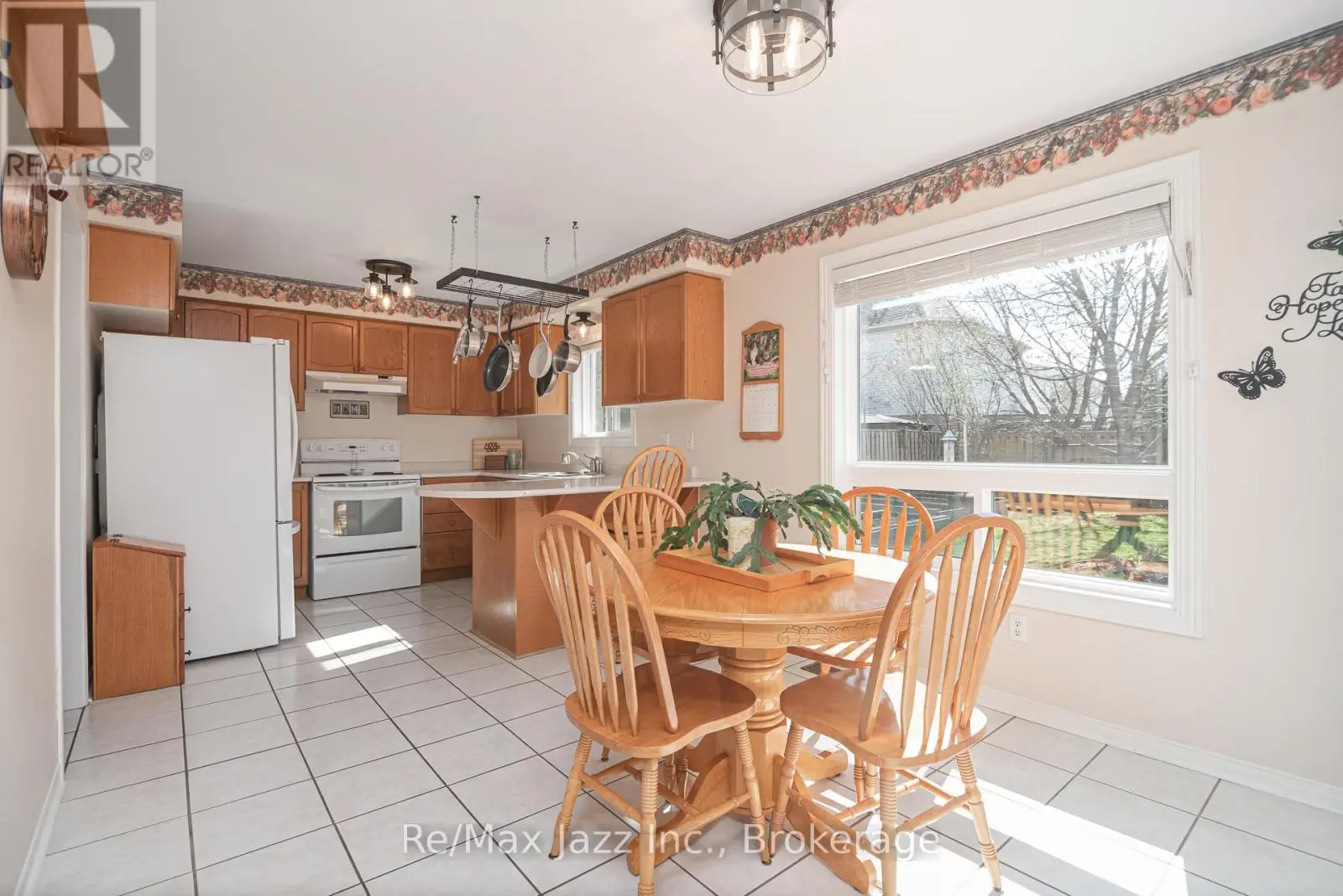 35 Avondale Drive, Clarington, Ontario  L1E 2Z2 - Photo 3 - E12113903