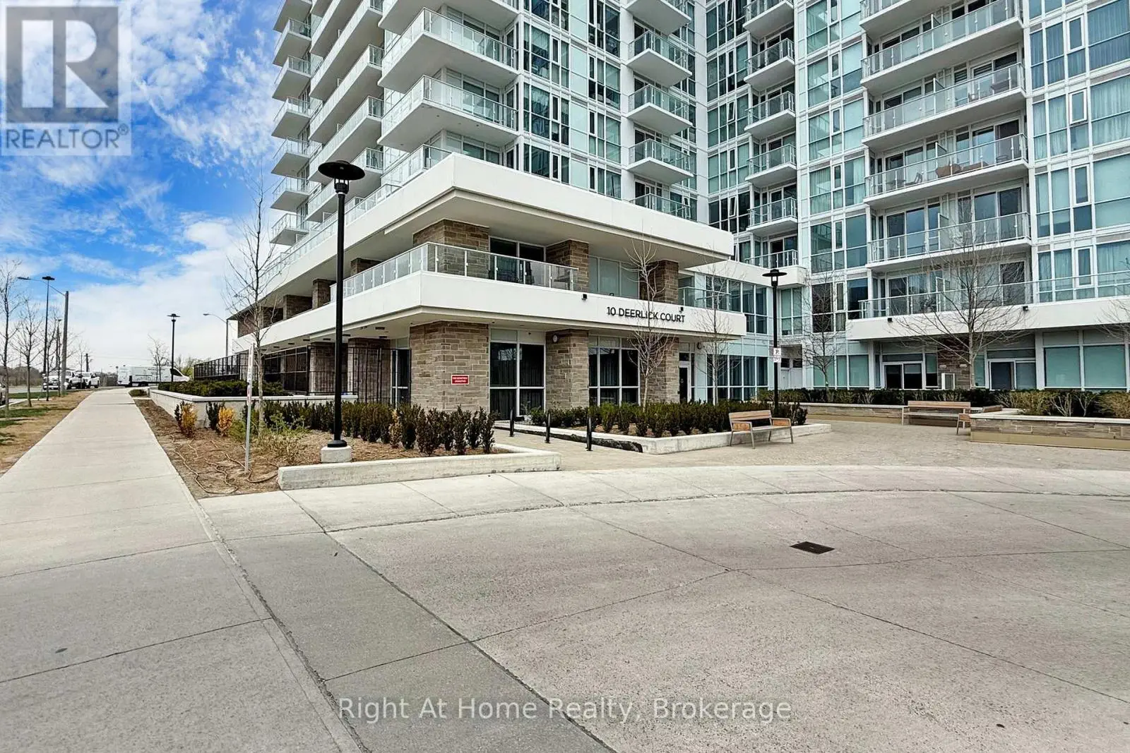2208 - 10 Deerlick Court, Toronto, Ontario  M3A 0A7 - Photo 2 - C12114037
