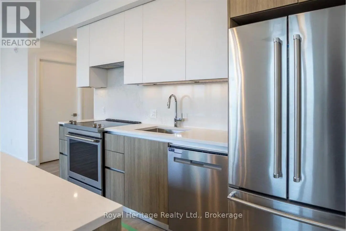 304 - 195 Hunter Street E, Peterborough East, Ontario  K9H 1G9 - Photo 2 - X12114517