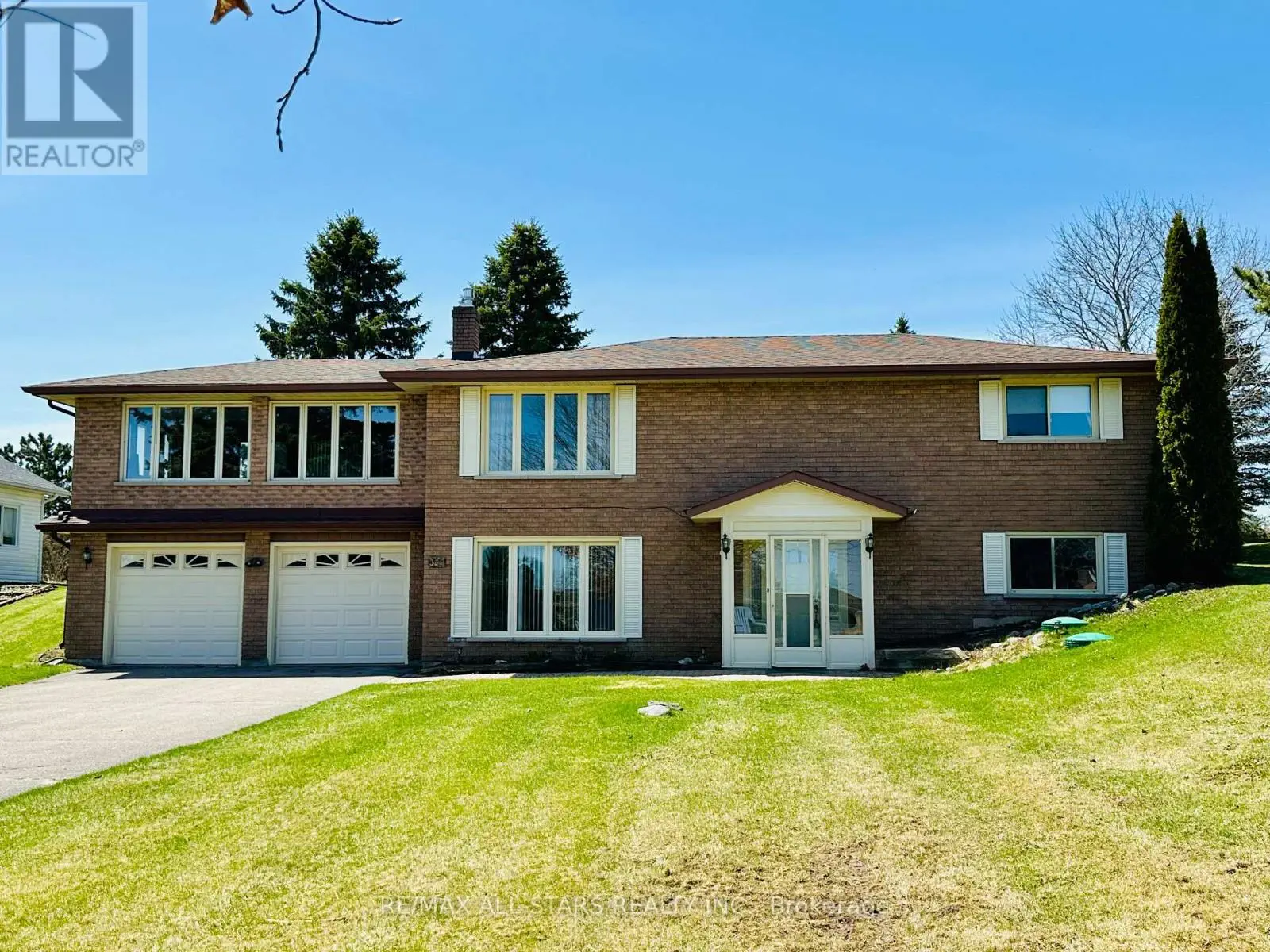 369 The Captain's Cor, Kawartha Lakes, Ontario  K0M 1A0 - Photo 2 - X12115039
