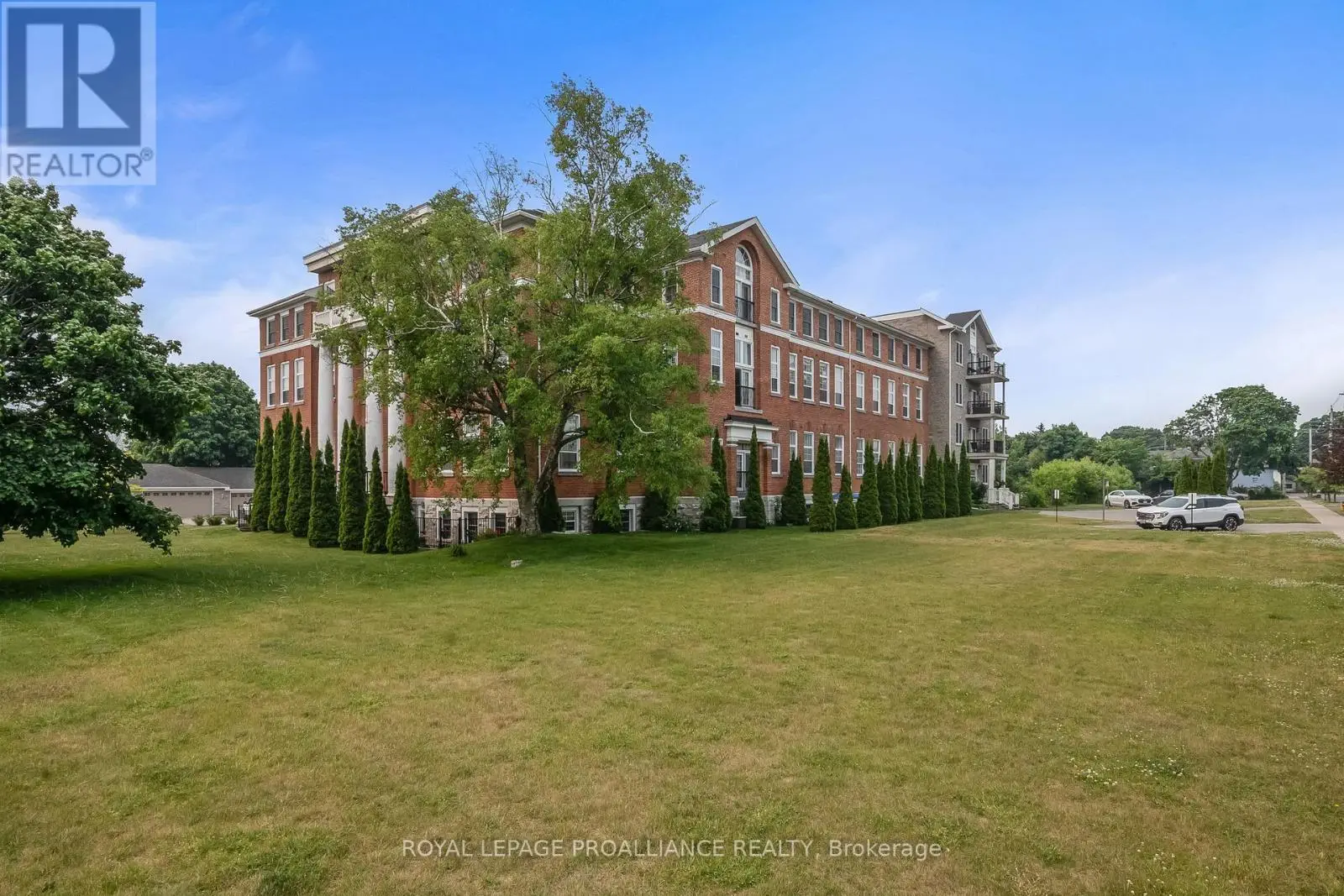 403 - 323 George Street, Cobourg, Ontario  K9A 3L9 - Photo 2 - X12114793