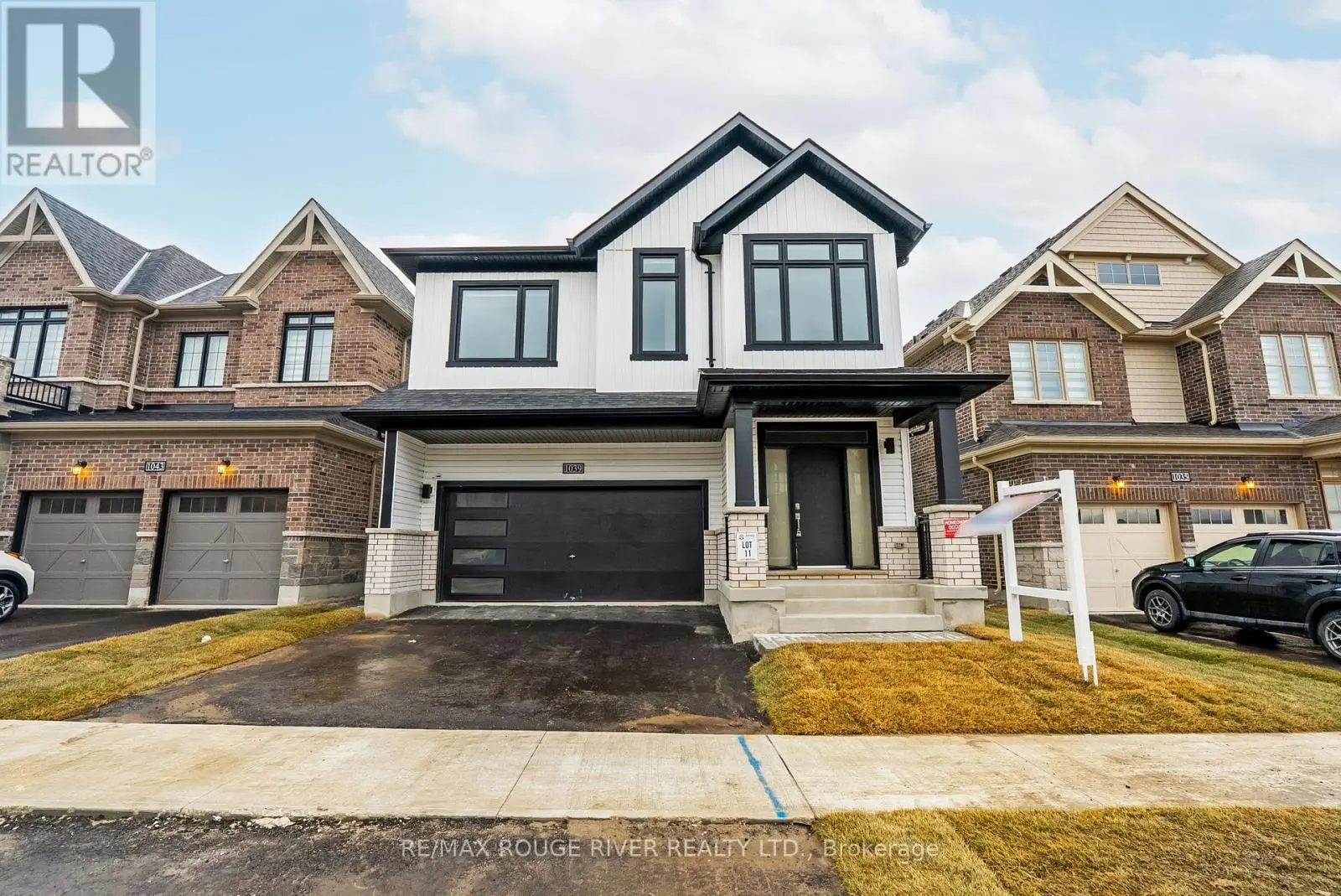 1039 Thompson Drive, Oshawa, Ontario  L1L 0V6 - Photo 2 - E12115518