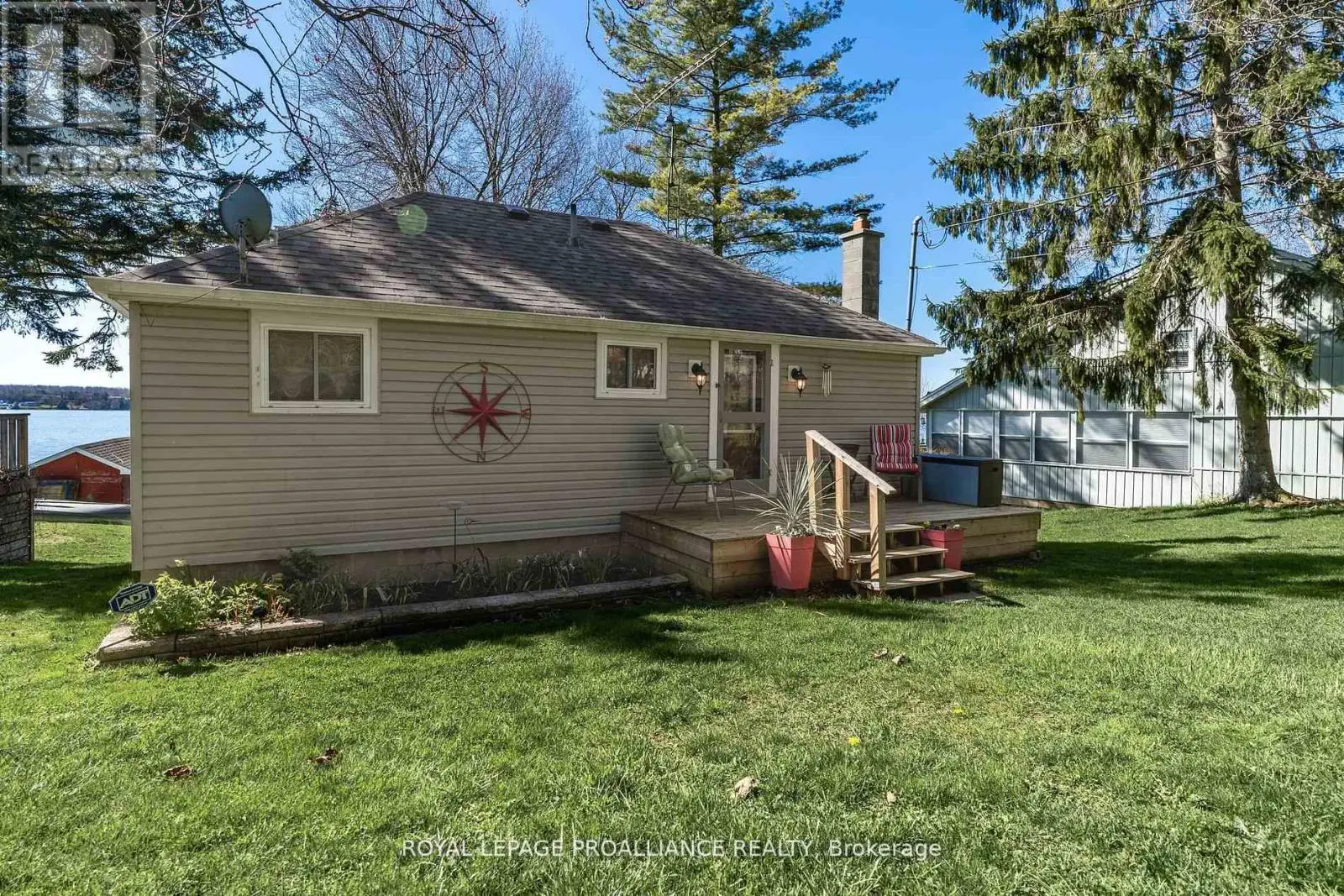 1051 Lakeside Drive, Prince Edward County, Ontario  K0K 1T0 - Photo 2 - X12115639