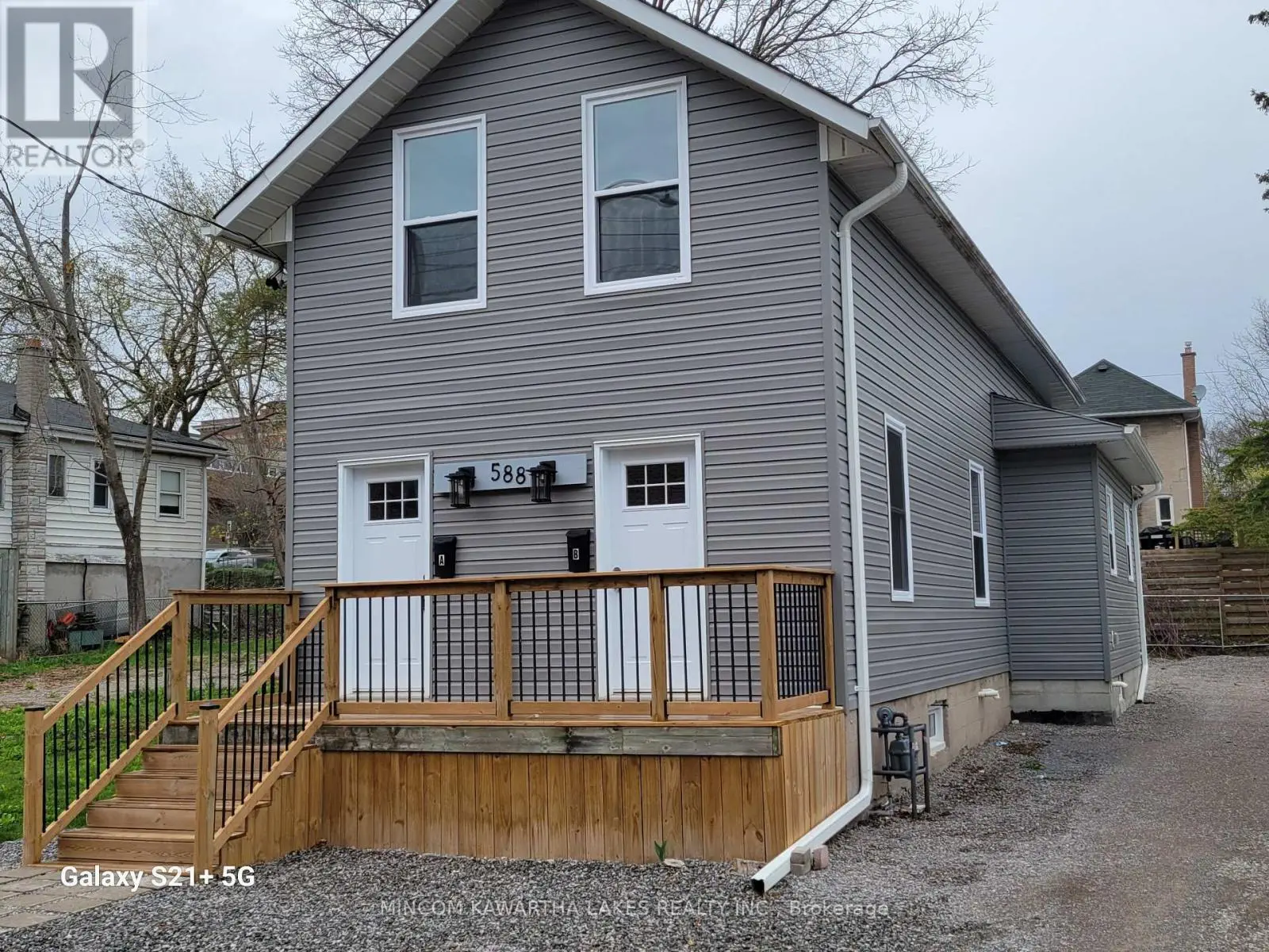 588 Wolfe Street, Peterborough Central, Ontario  K9J 2L8 - Photo 1 - X12117038