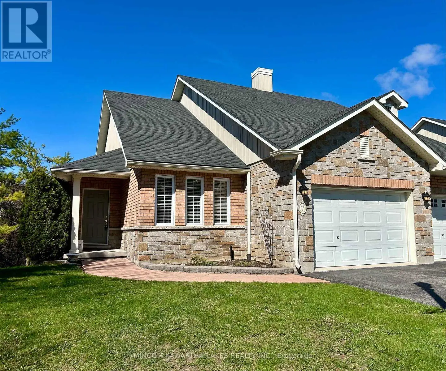 7 Village Crescent, Peterborough West, Ontario  K9J 8S7 - Photo 1 - X12004598