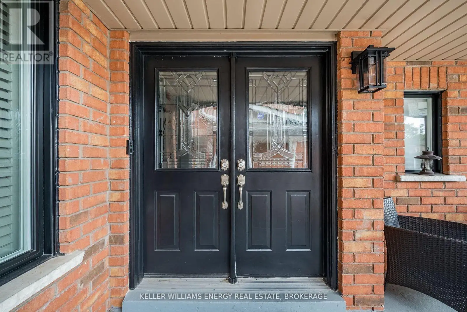 41 Underwood Drive, Whitby, Ontario  L1M 1H7 - Photo 3 - E12117143