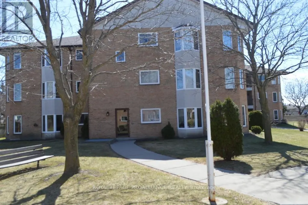 205 - 56 Tripp Boulevard, Quinte West, Ontario  K8V 5V1 - Photo 2 - X12118769