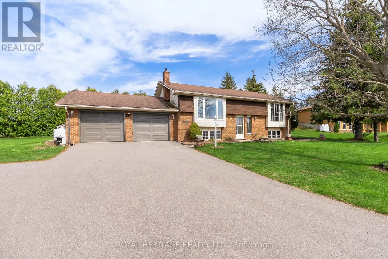64 Blue Water Avenue, Kawartha Lakes, Ontario  K9V 0K6 - Photo 3 - X12118801