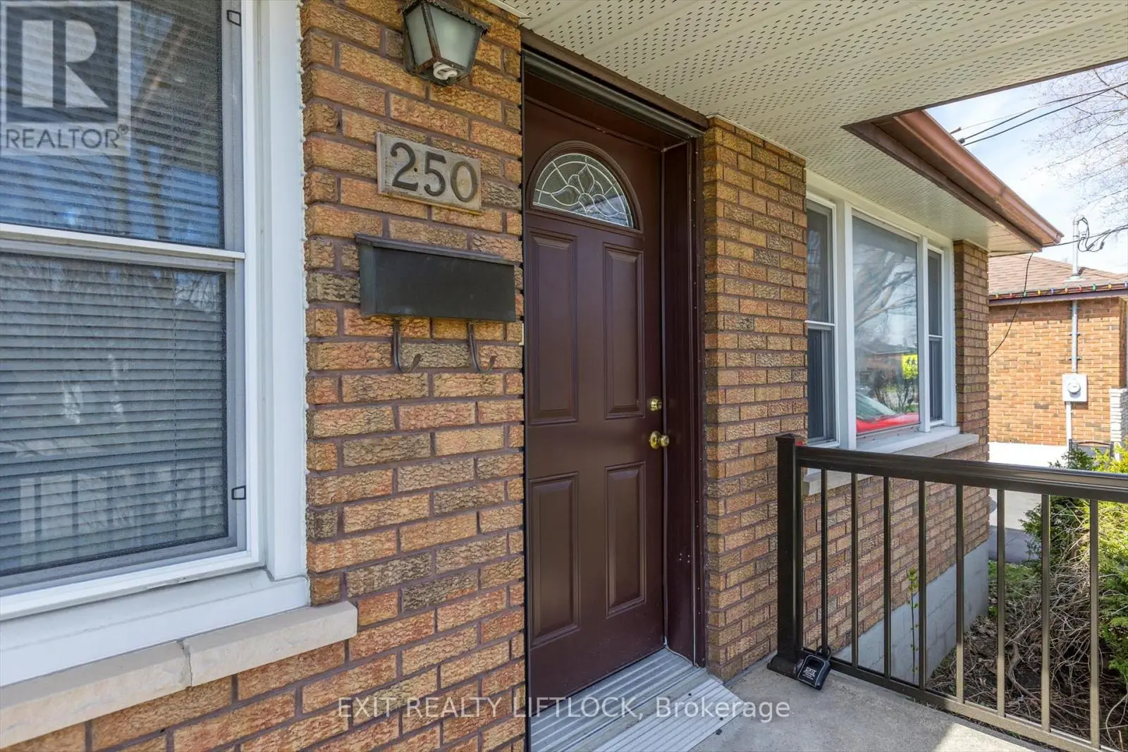 250 Bellevue Street, Peterborough North, Ontario  K9H 5E5 - Photo 2 - X12119208